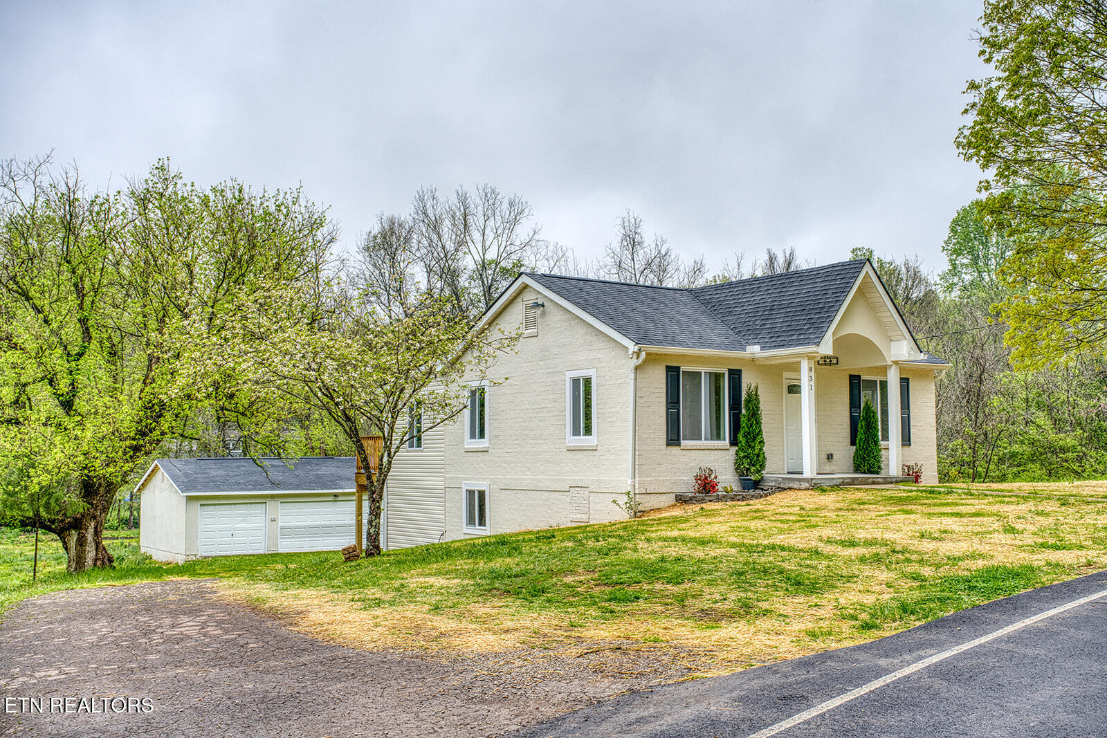 831 W Ford Valley Rd