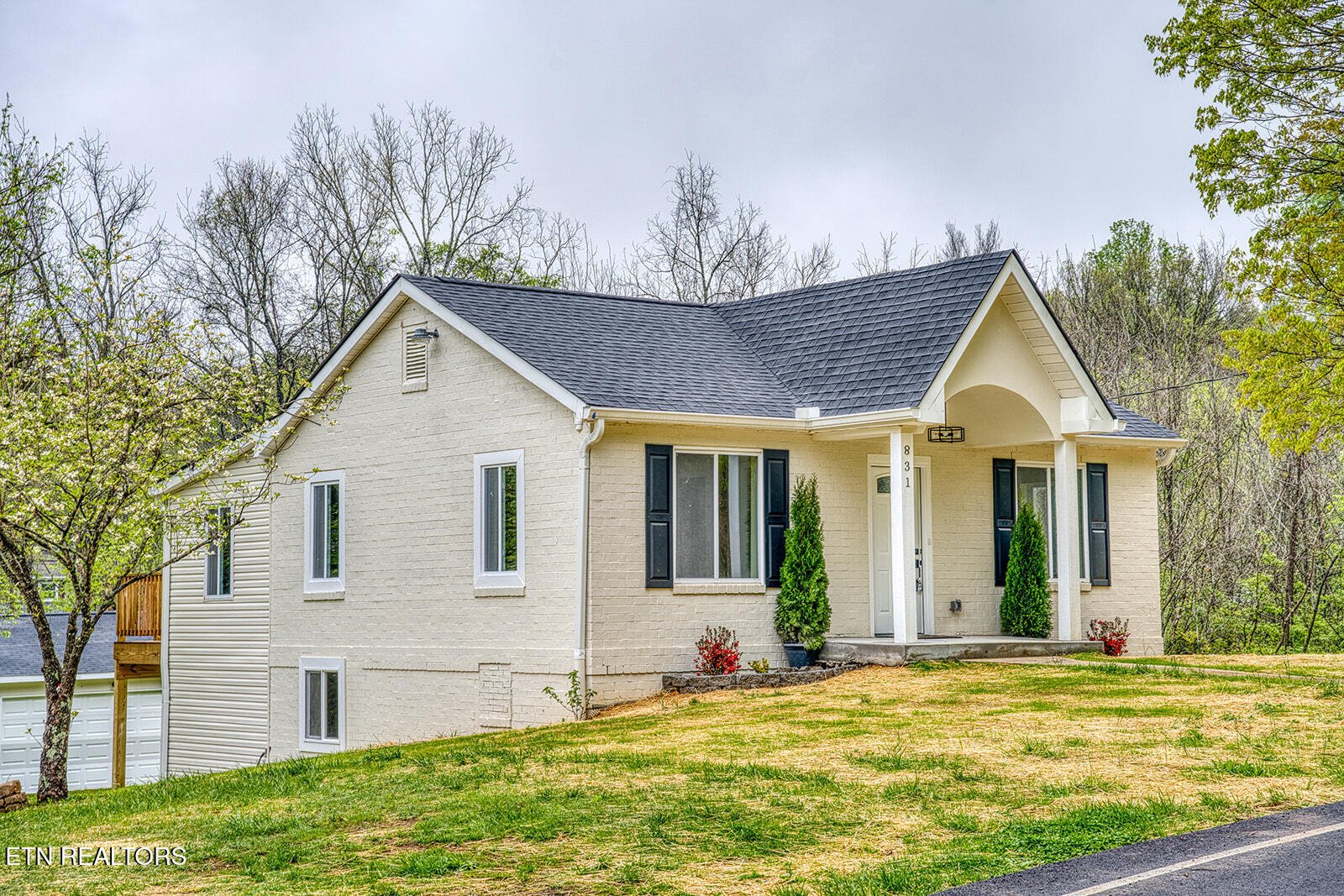 831 W Ford Valley Rd