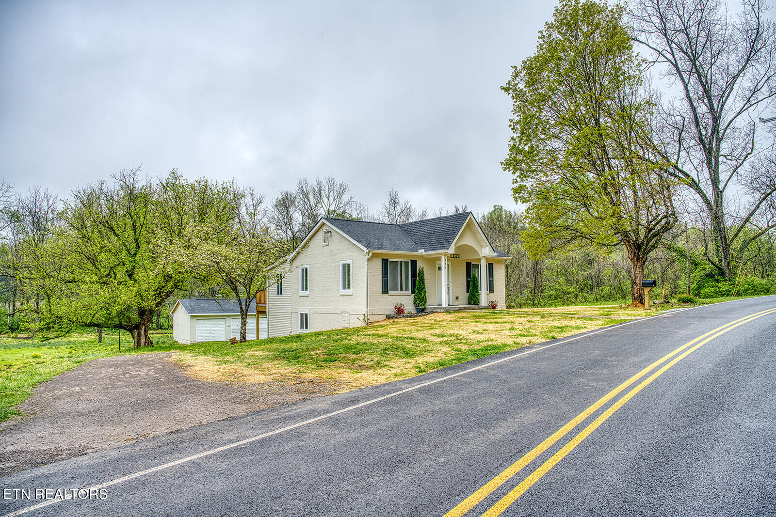 831 W Ford Valley Rd