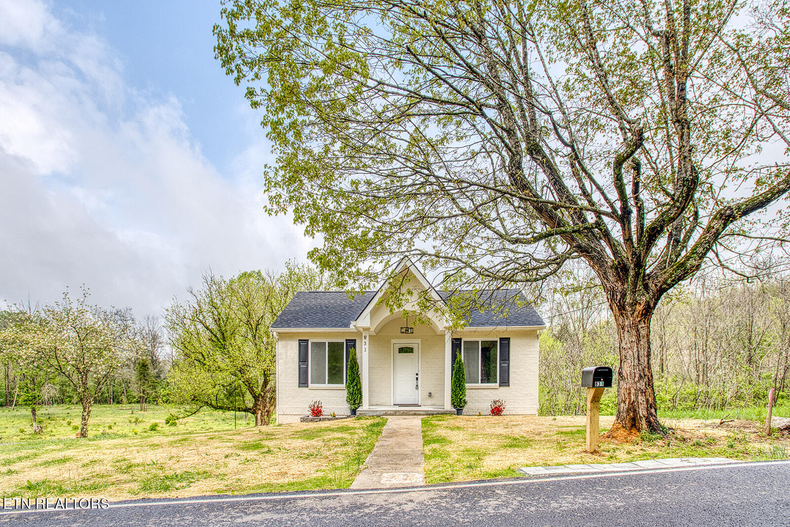 831 W Ford Valley Rd