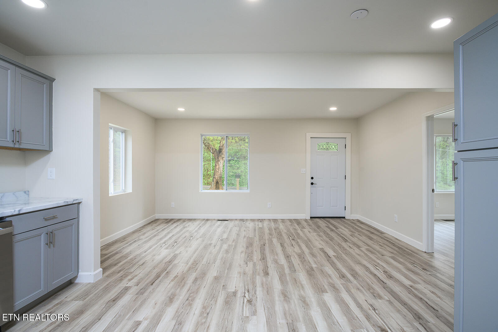 831 W Ford Valley Rd