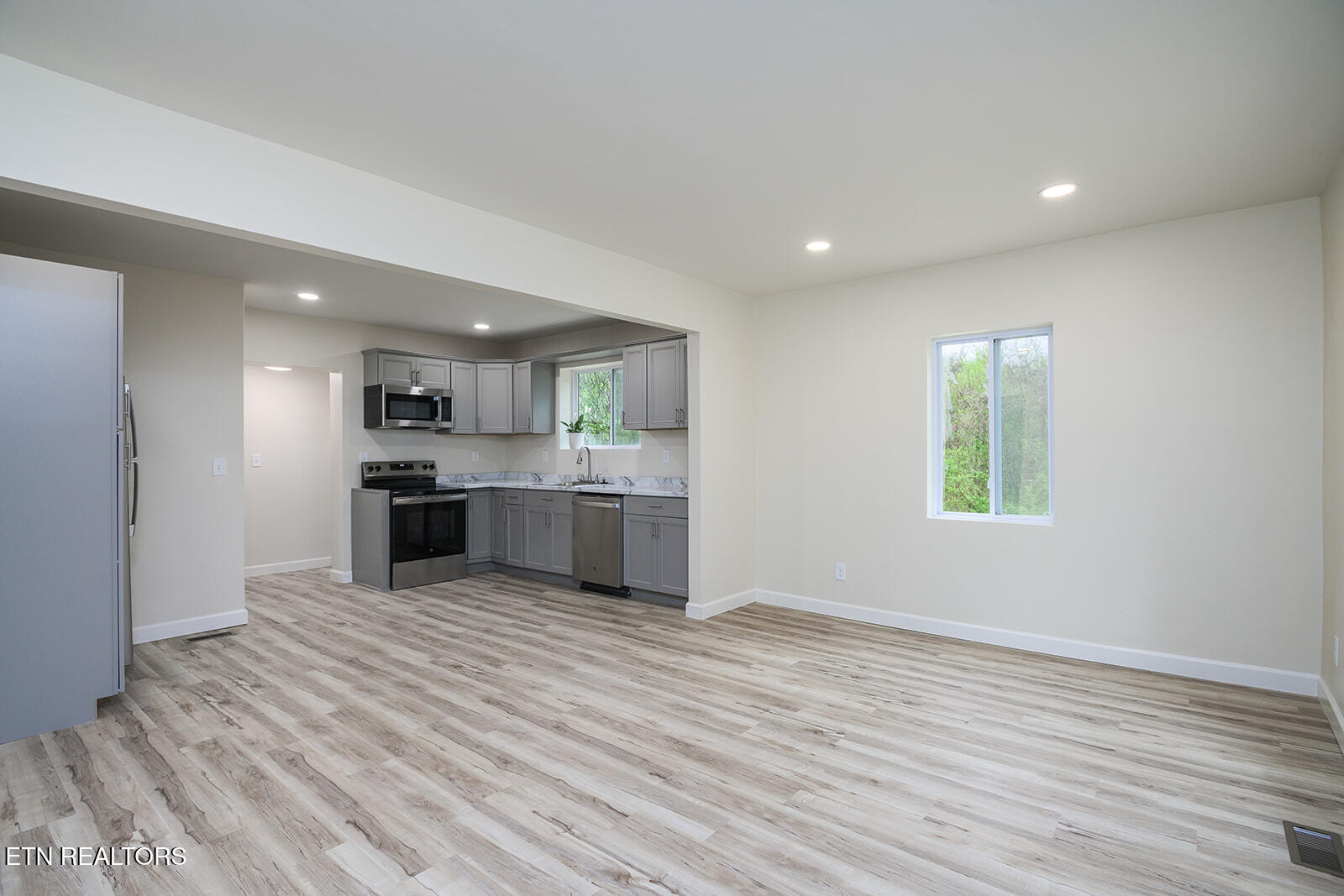 831 W Ford Valley Rd