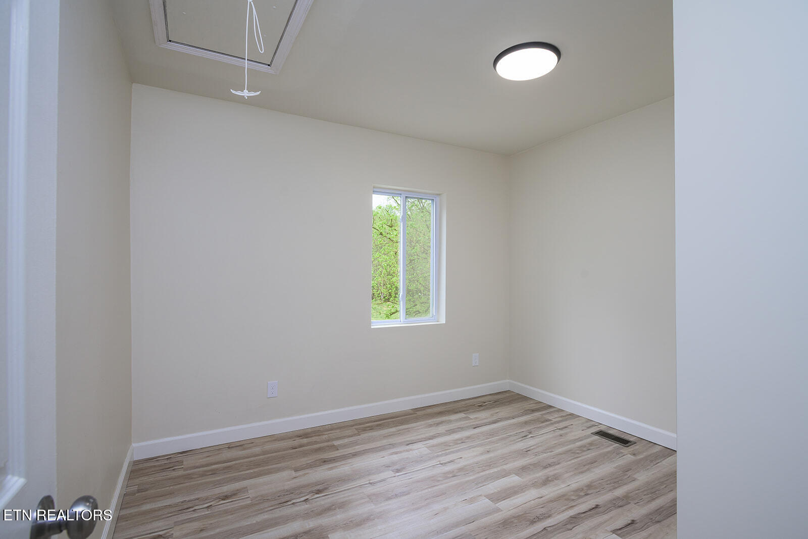 831 W Ford Valley Rd