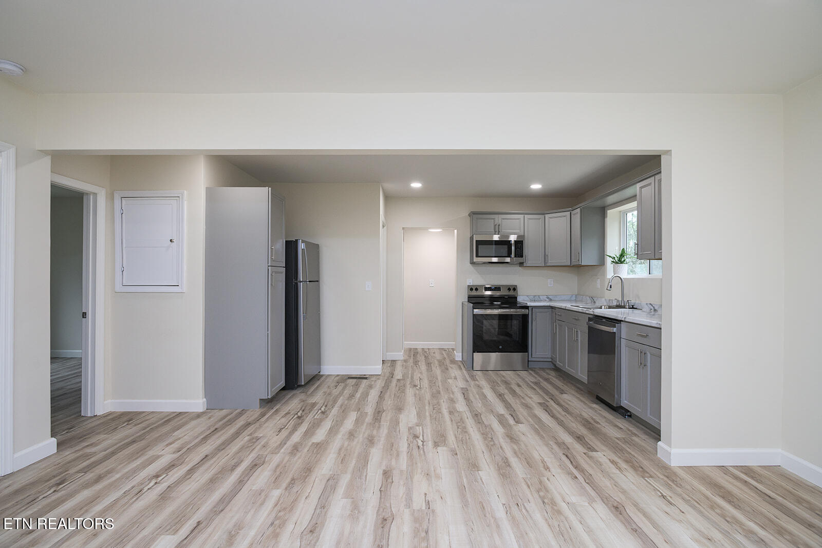 831 W Ford Valley Rd