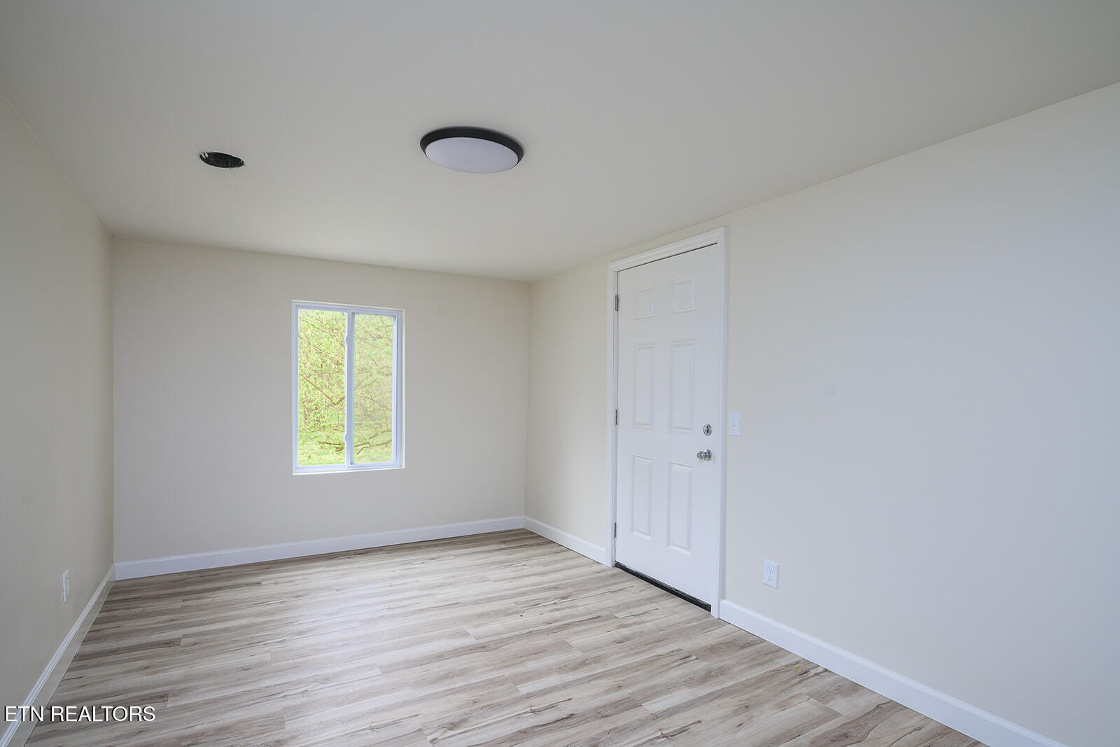 831 W Ford Valley Rd
