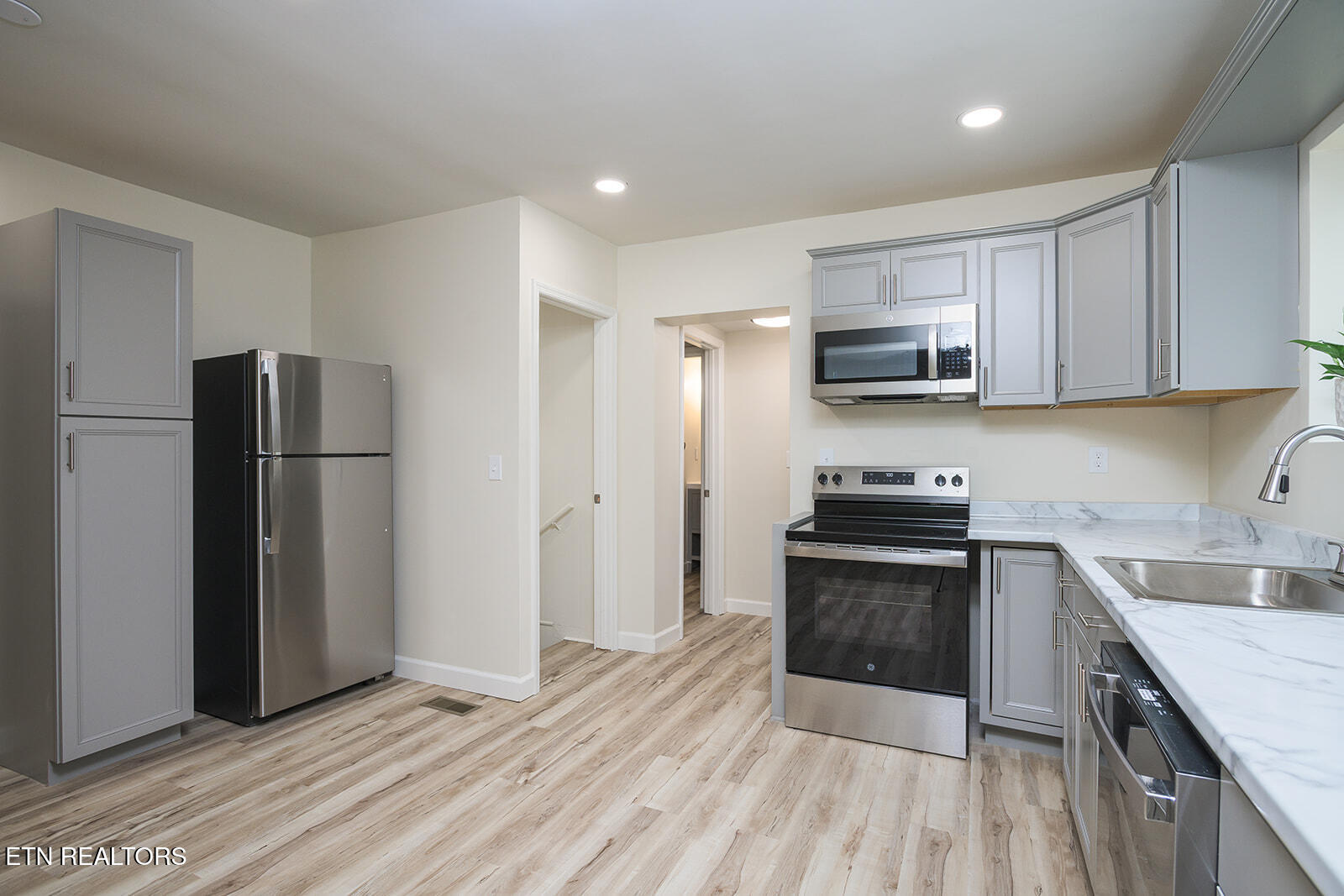 831 W Ford Valley Rd