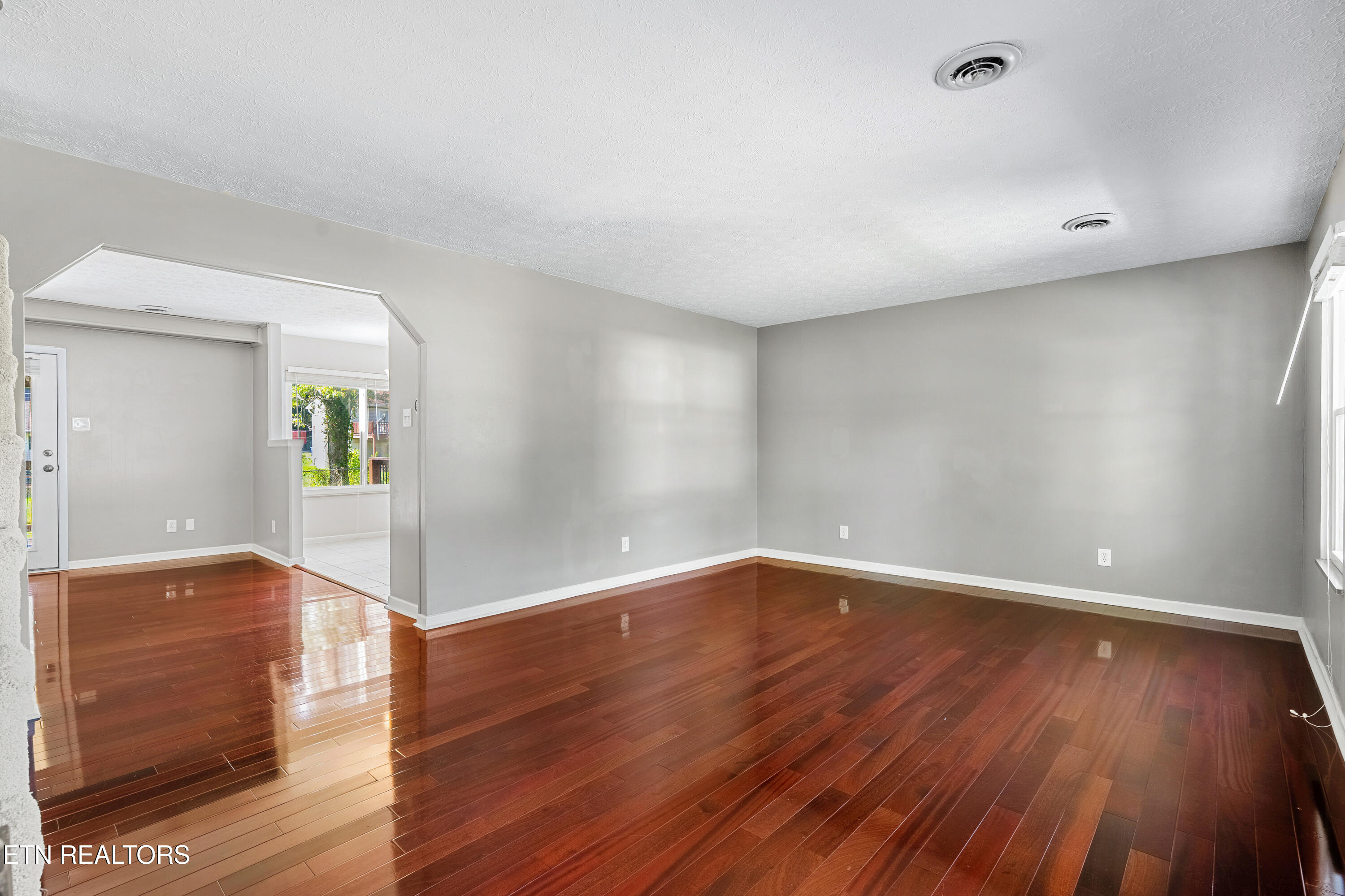 417 Oran Rd