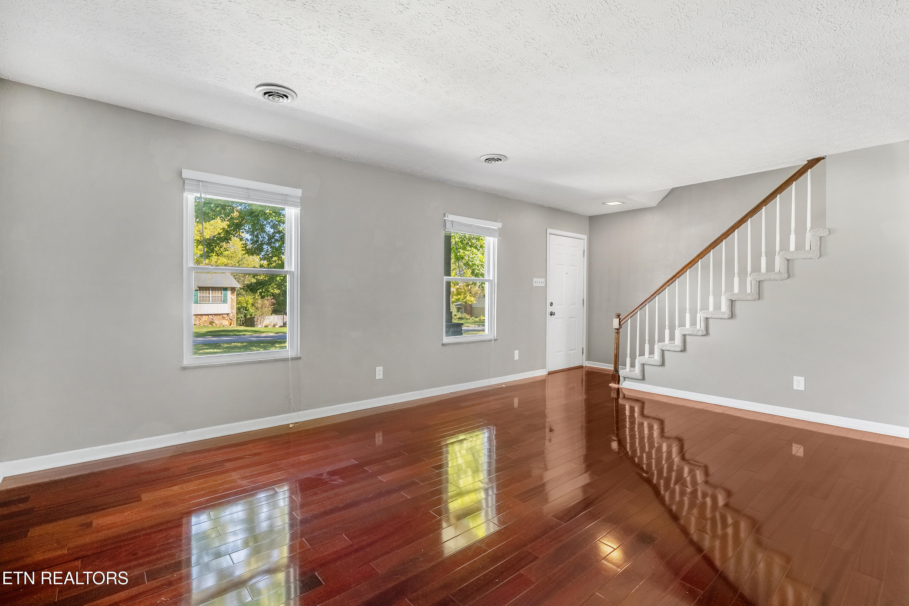 417 Oran Rd