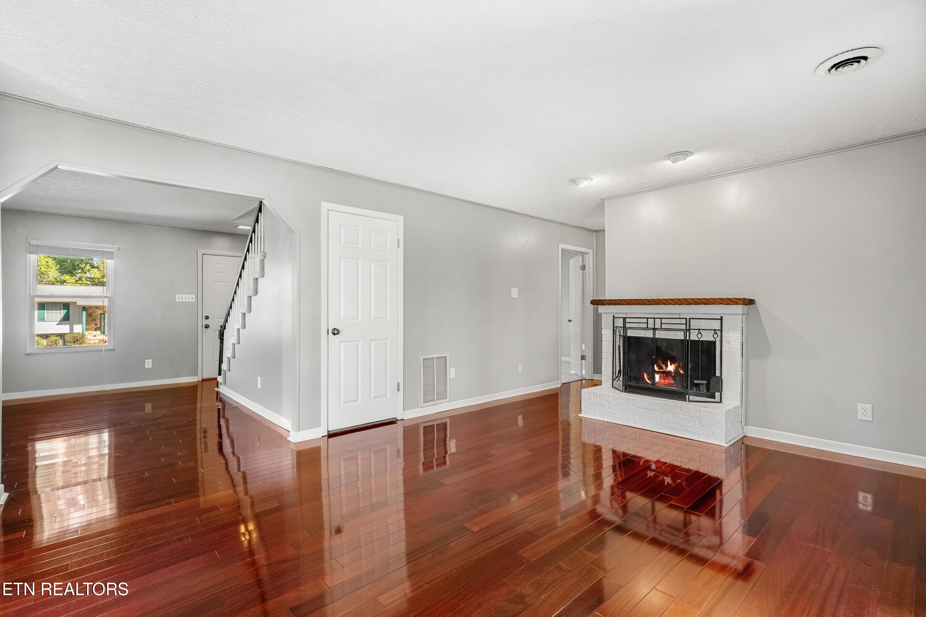 417 Oran Rd