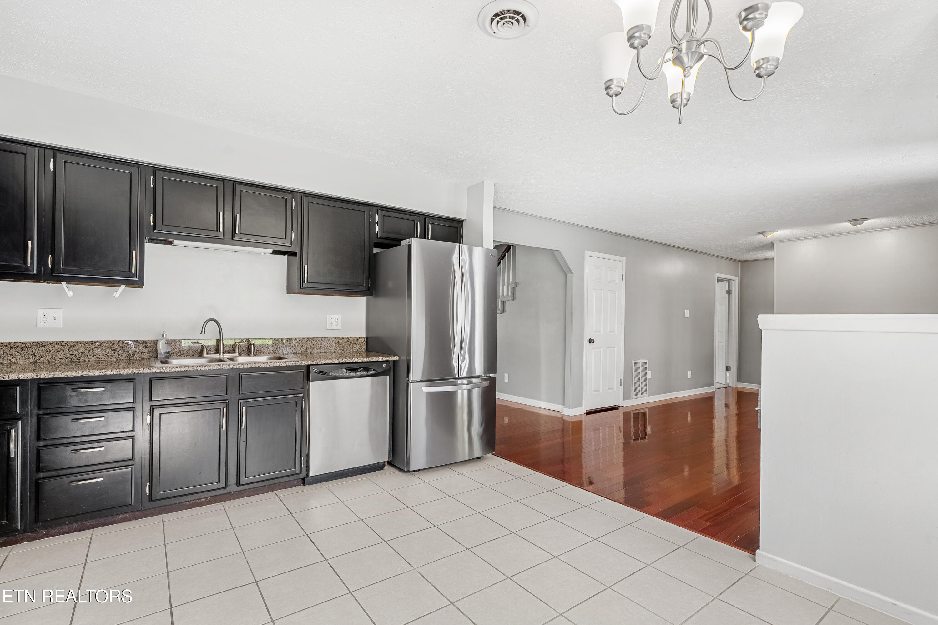 417 Oran Rd