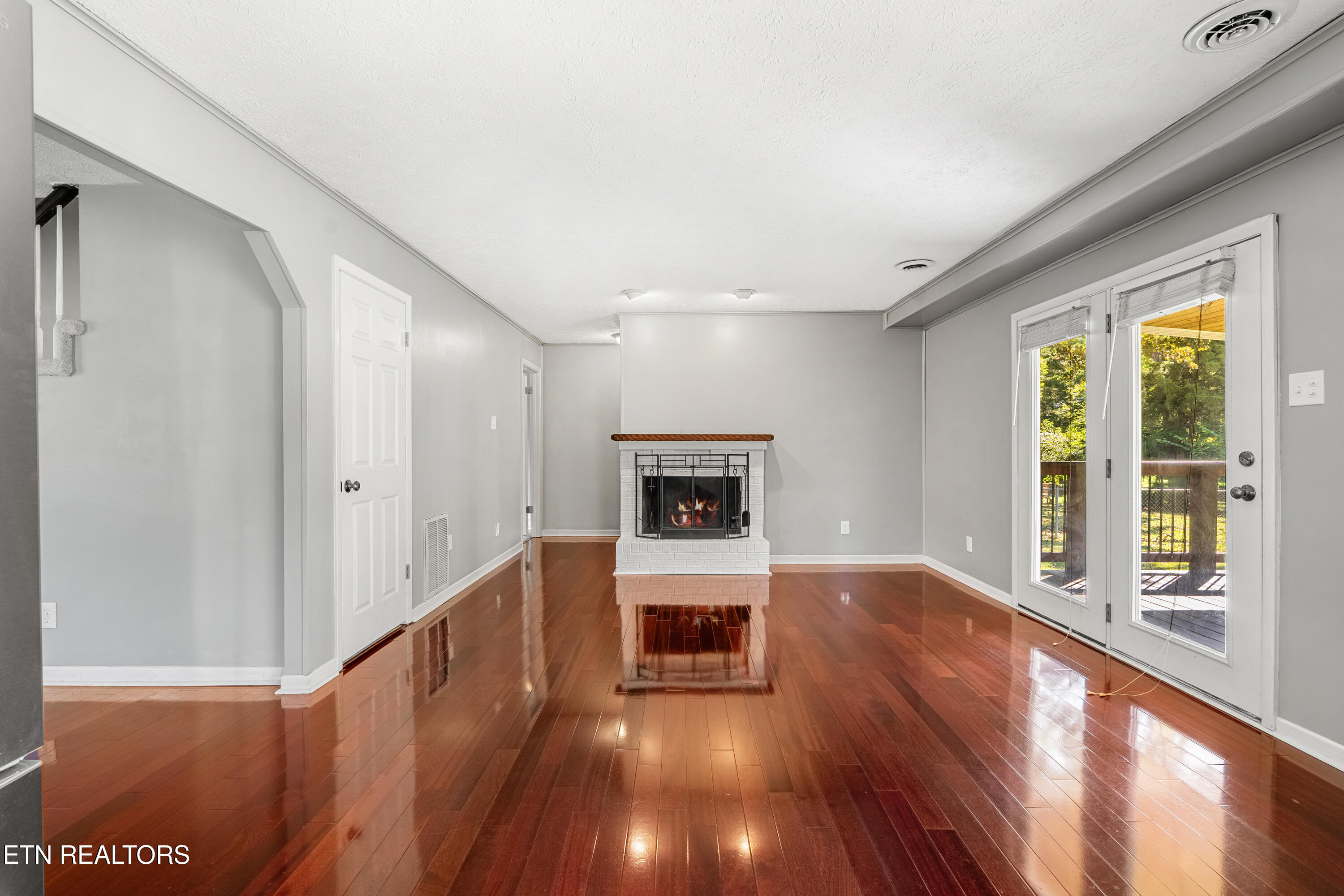 417 Oran Rd