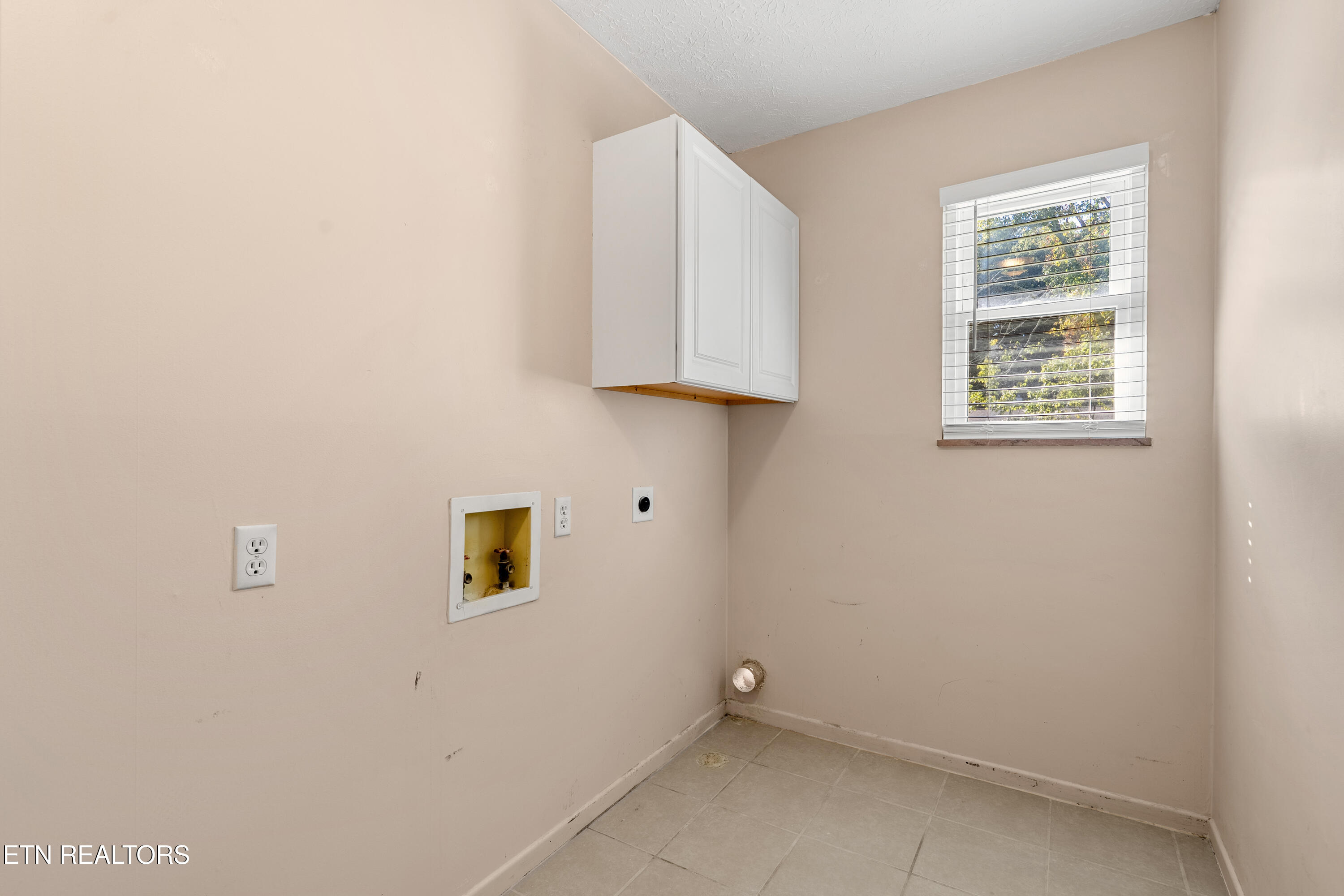 417 Oran Rd