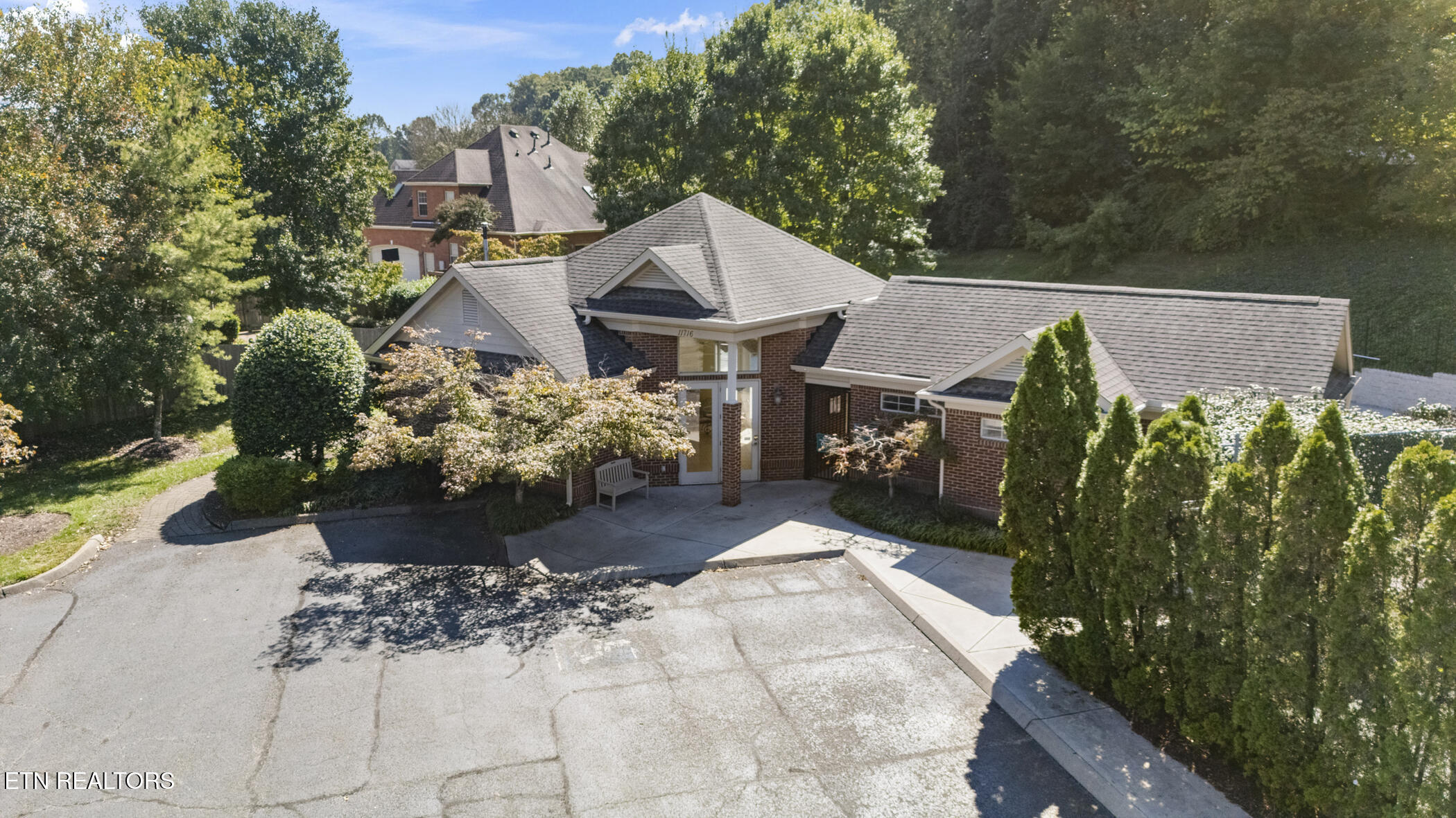 541 Glen Abbey Blvd