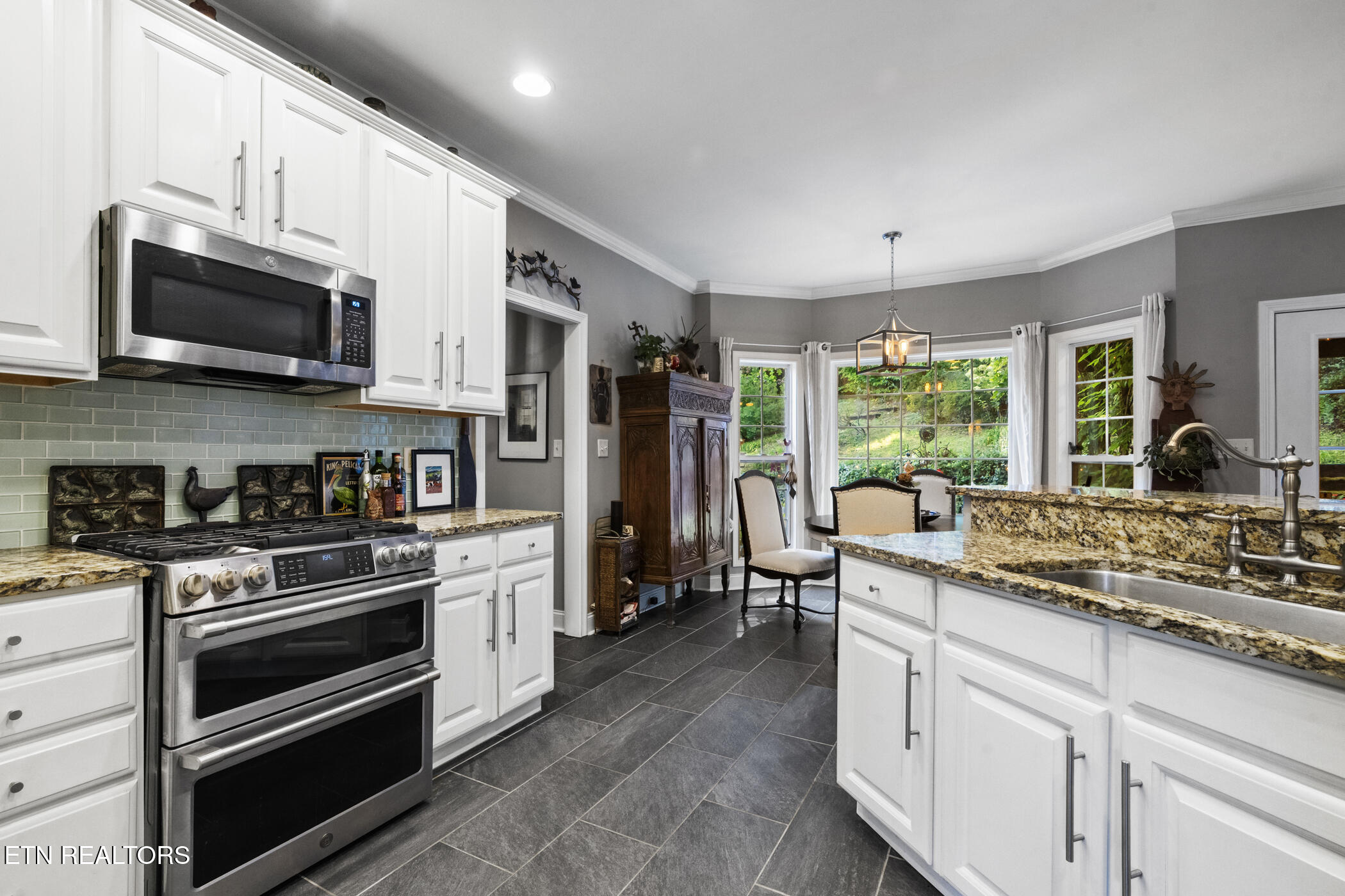 541 Glen Abbey Blvd