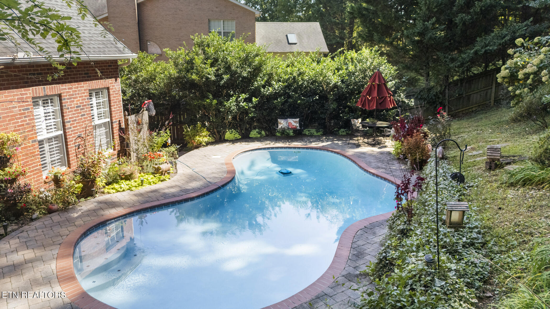 541 Glen Abbey Blvd
