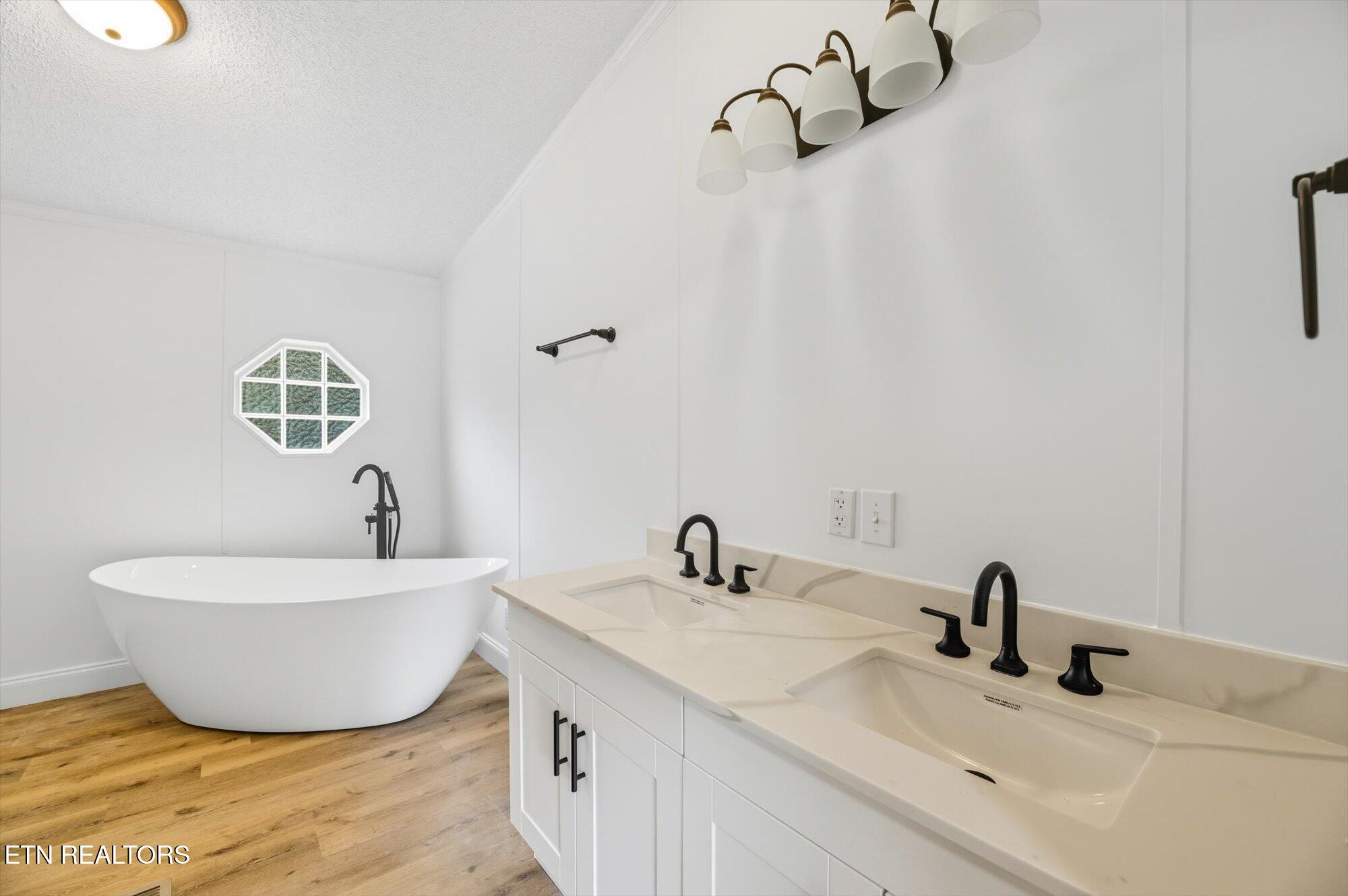816 Ivory Rd