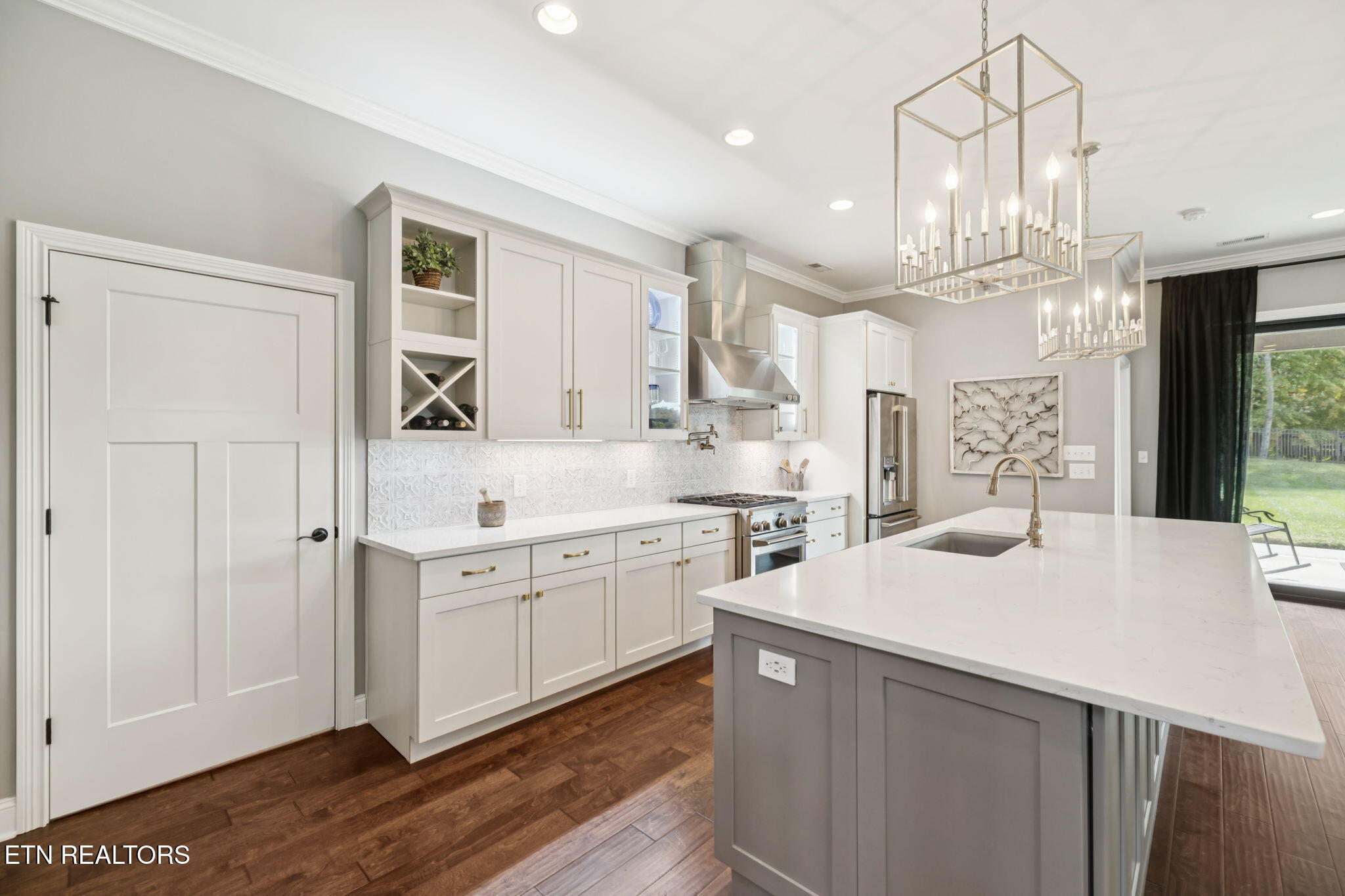836 Valley Glen Blvd