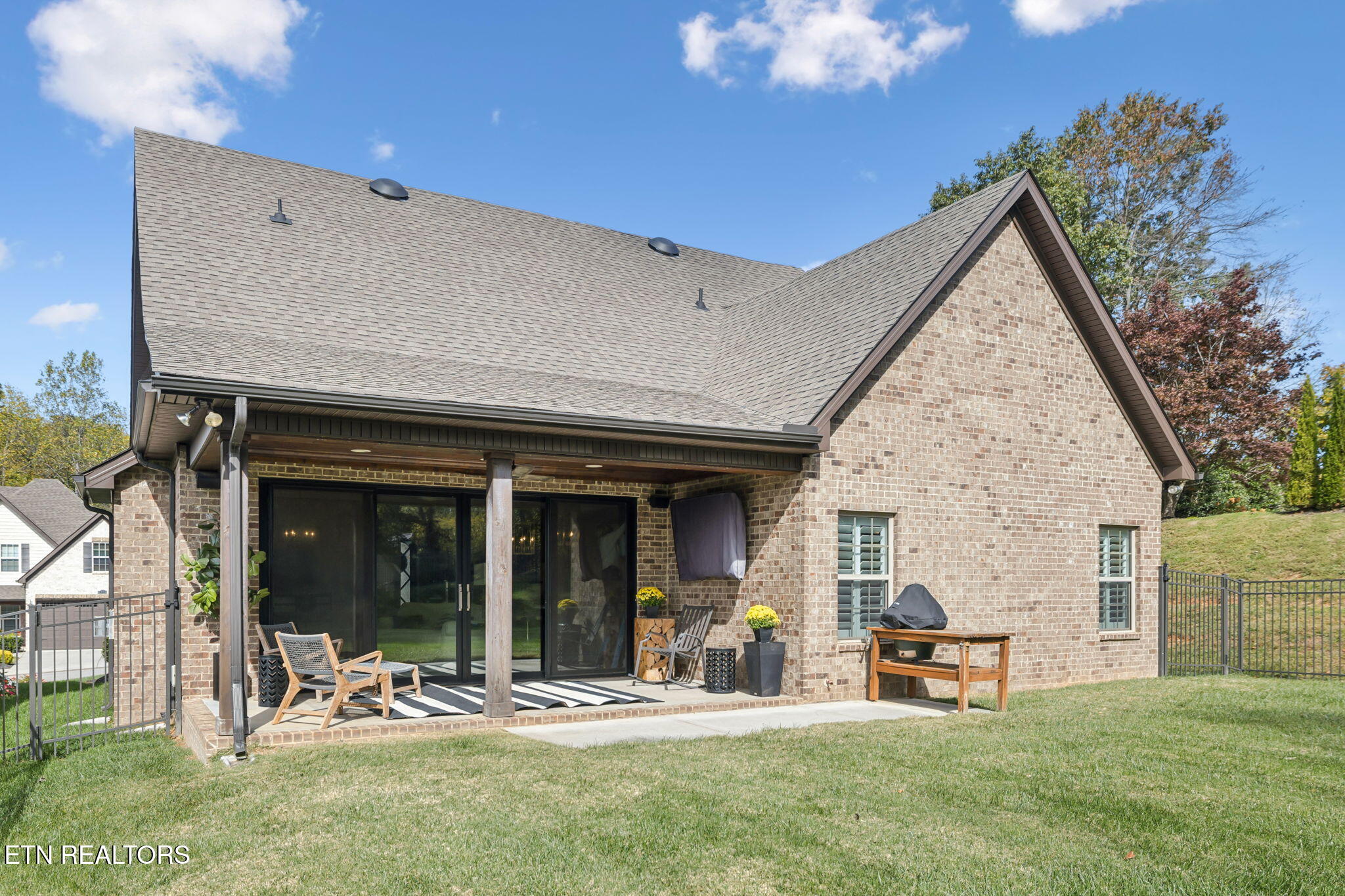 836 Valley Glen Blvd