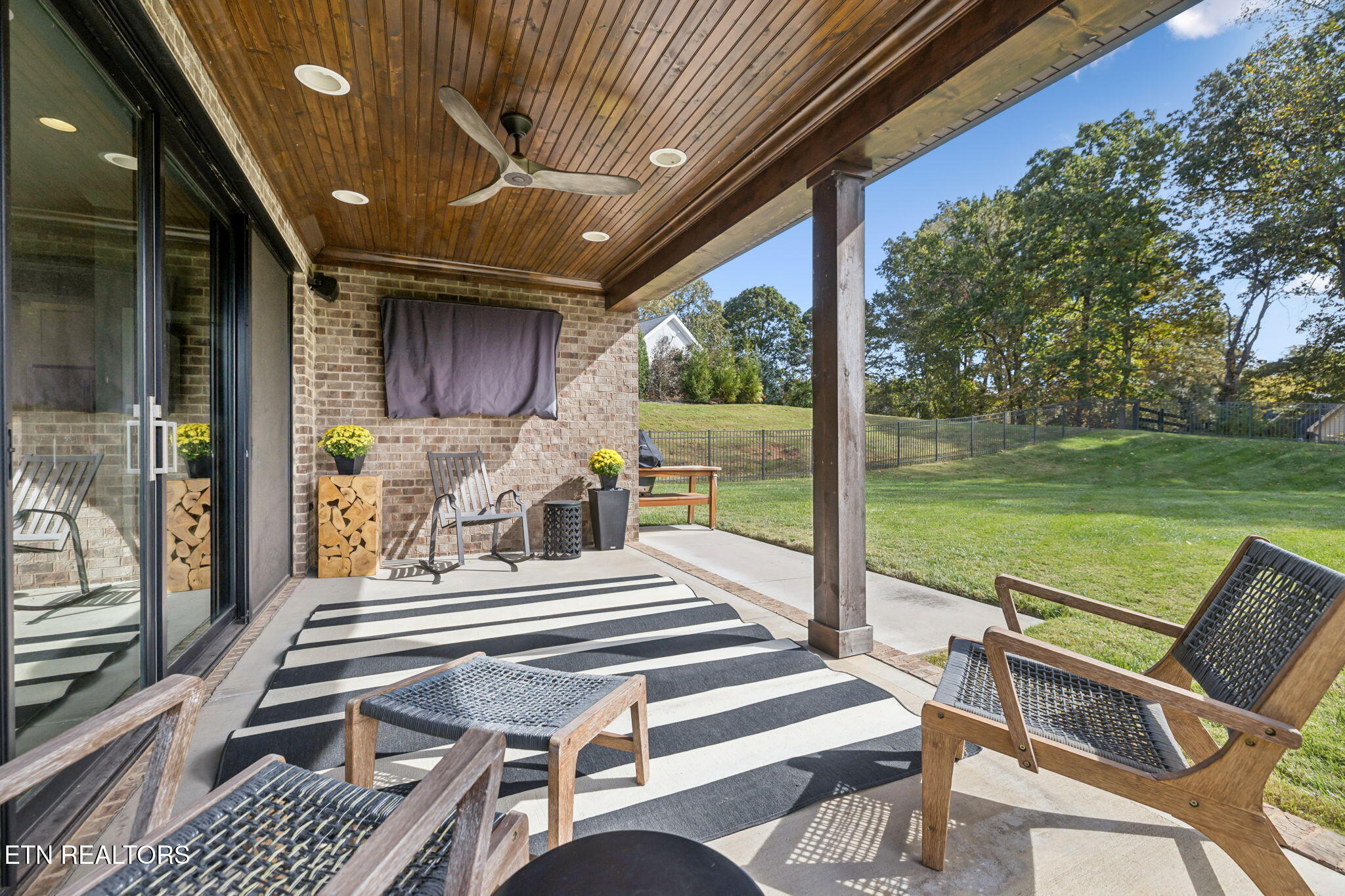 836 Valley Glen Blvd