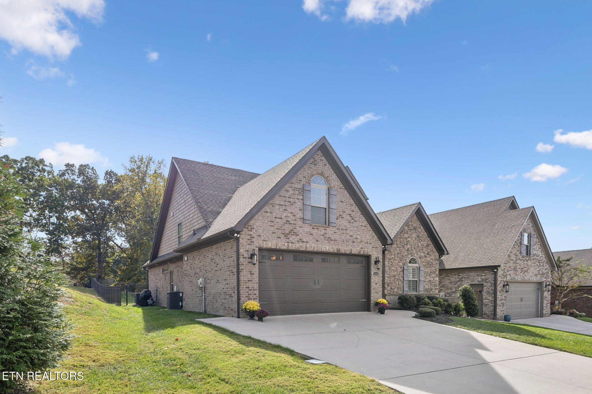 836 Valley Glen Blvd