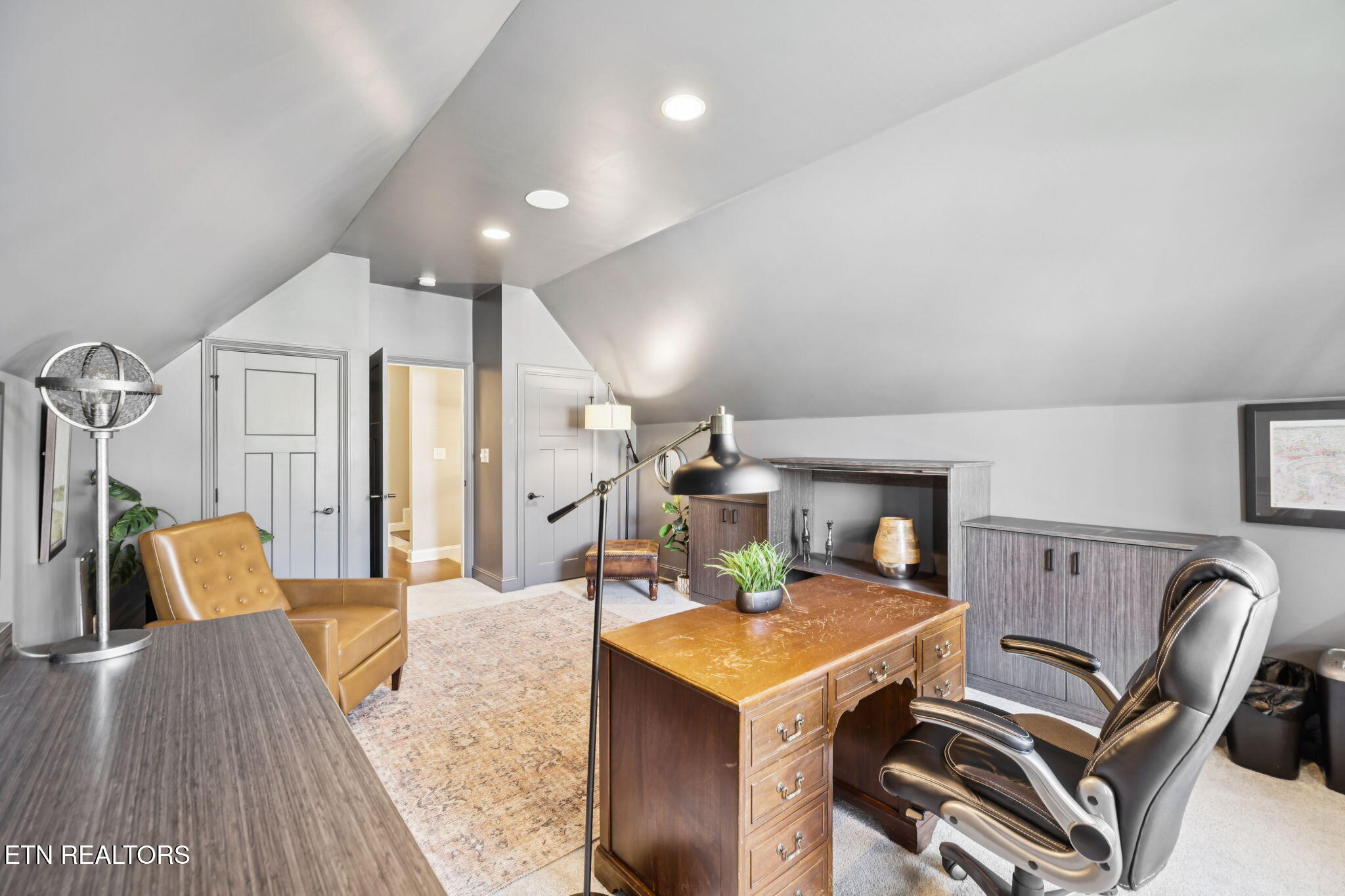 836 Valley Glen Blvd