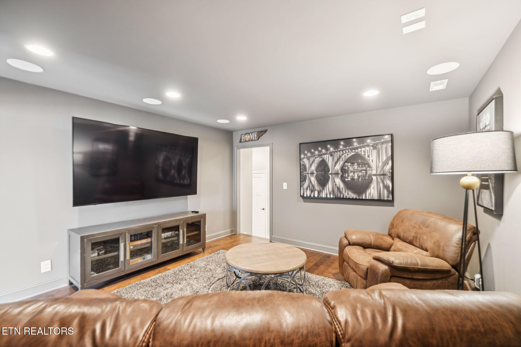 836 Valley Glen Blvd