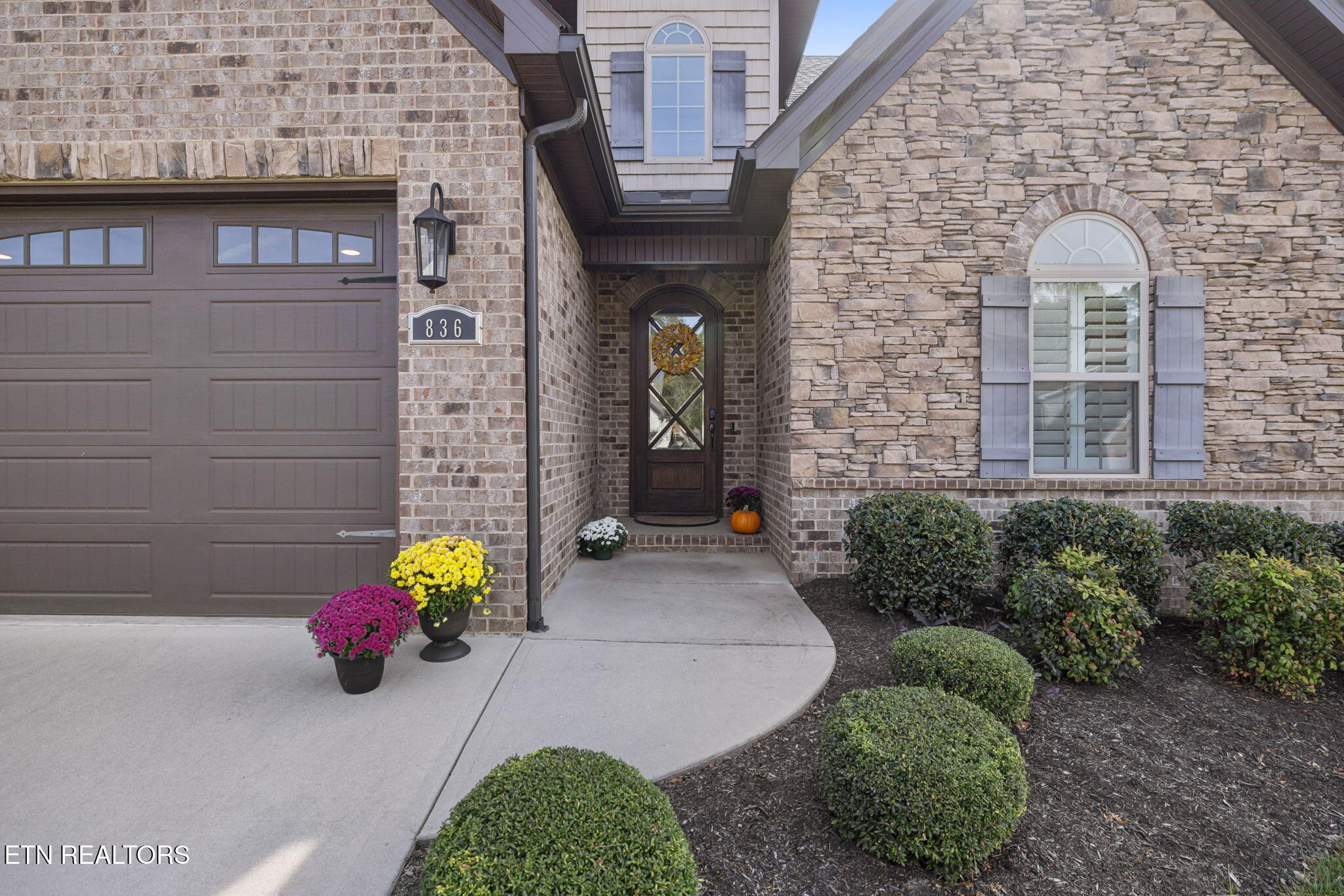 836 Valley Glen Blvd