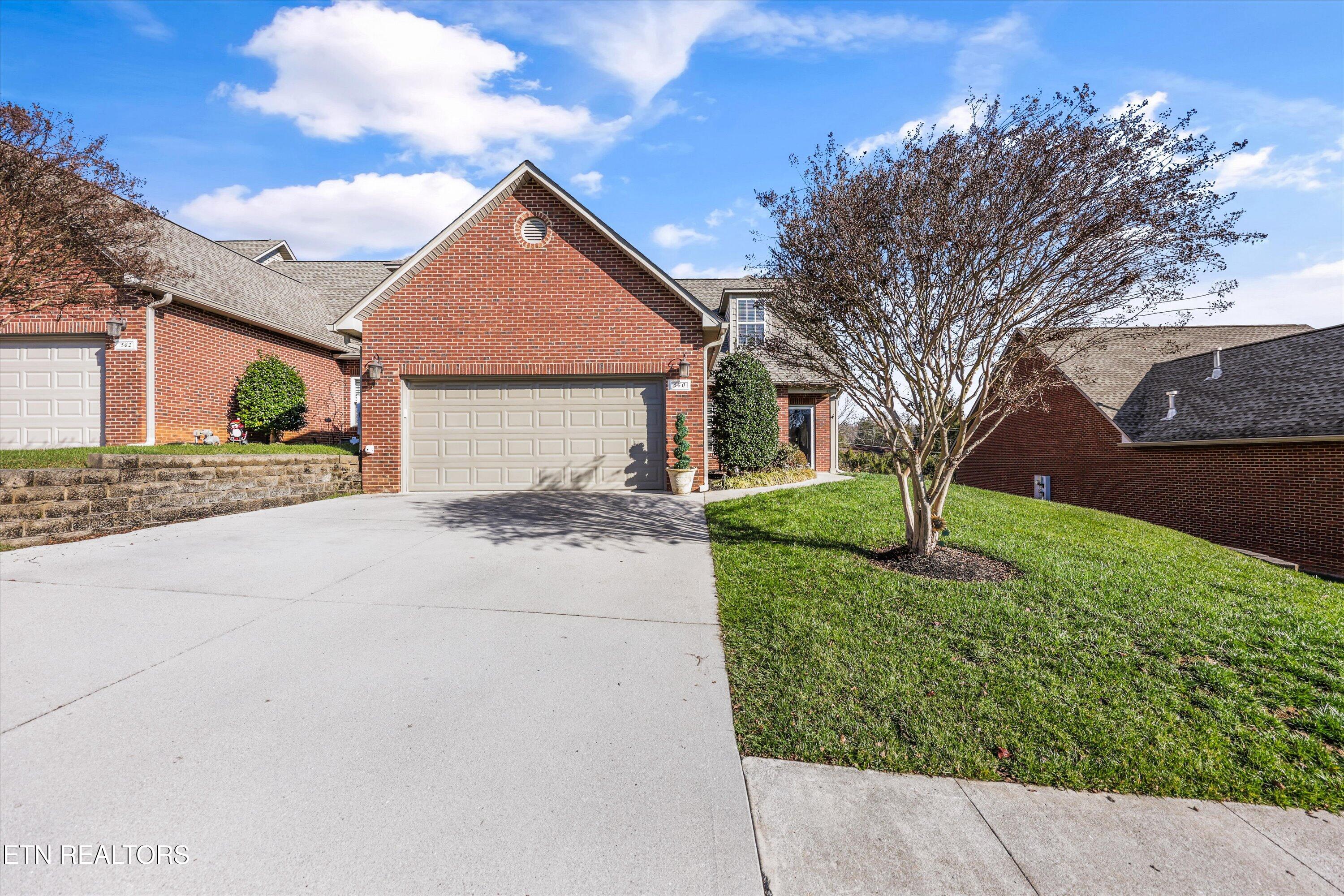 560 Meadow Walk Lane