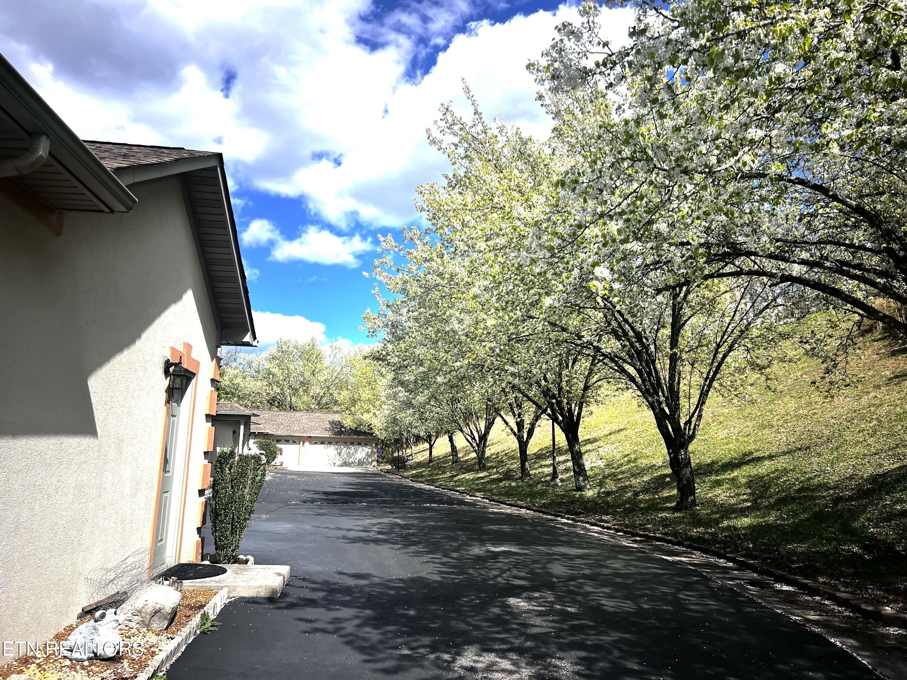 3006 Brentwood Court