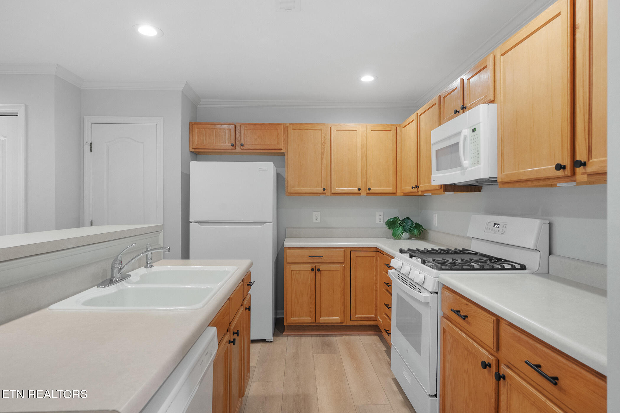 7058 La Christa Way