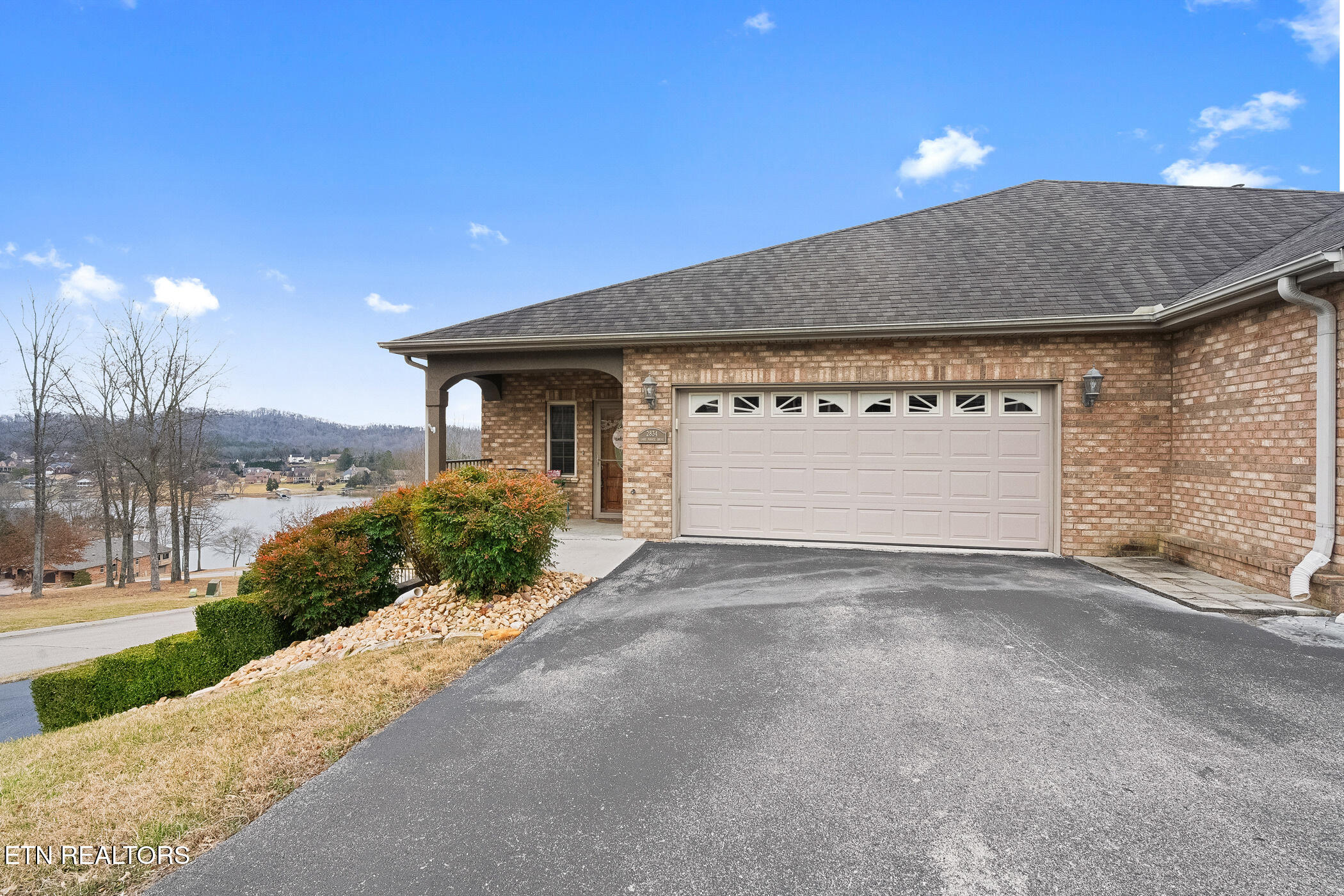 2834 Lake Pointe Drive