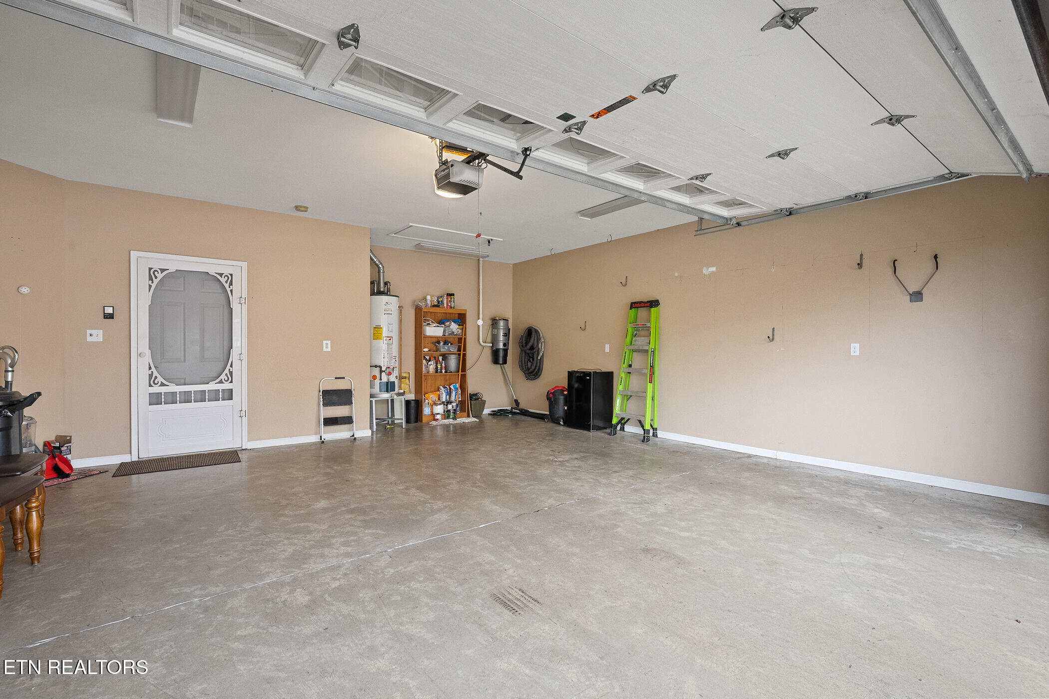 2834 Lake Pointe Drive