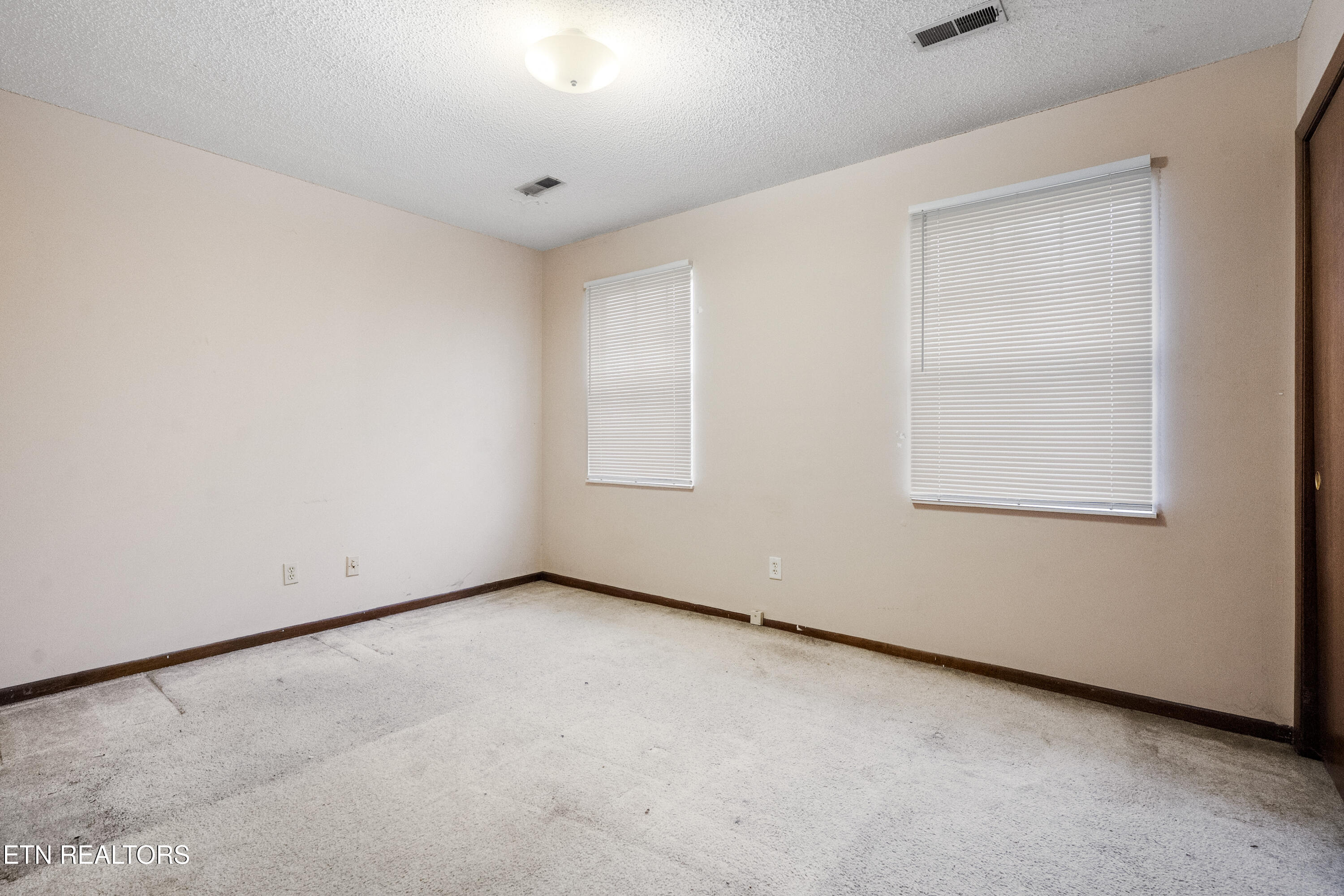 1732 Dunraven Drive