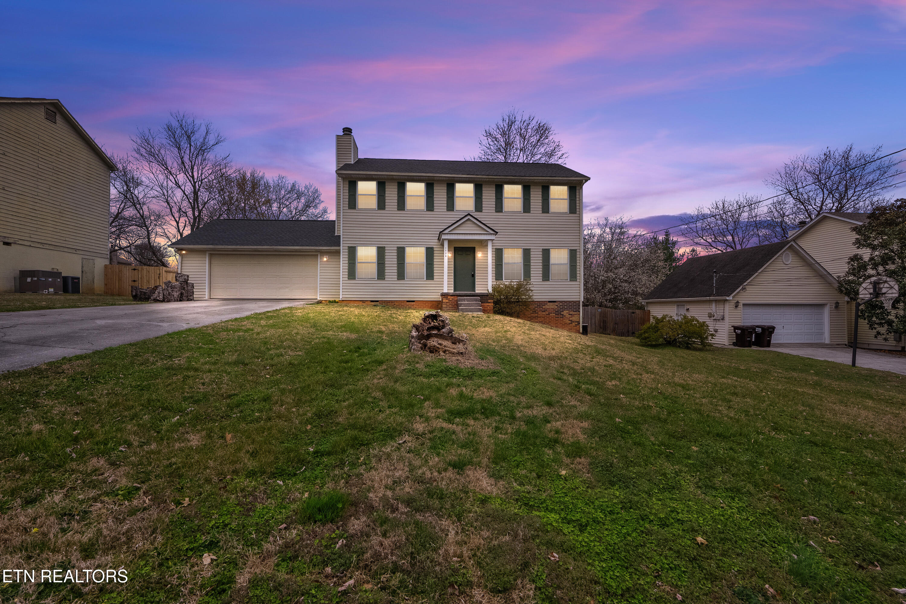 1732 Dunraven Drive