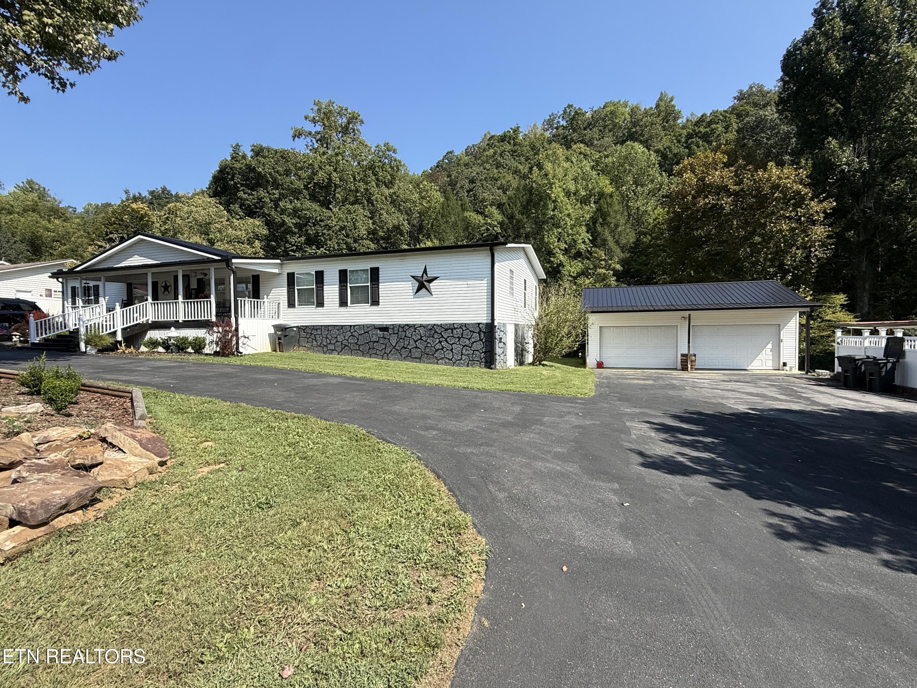 1020 Cox Circle