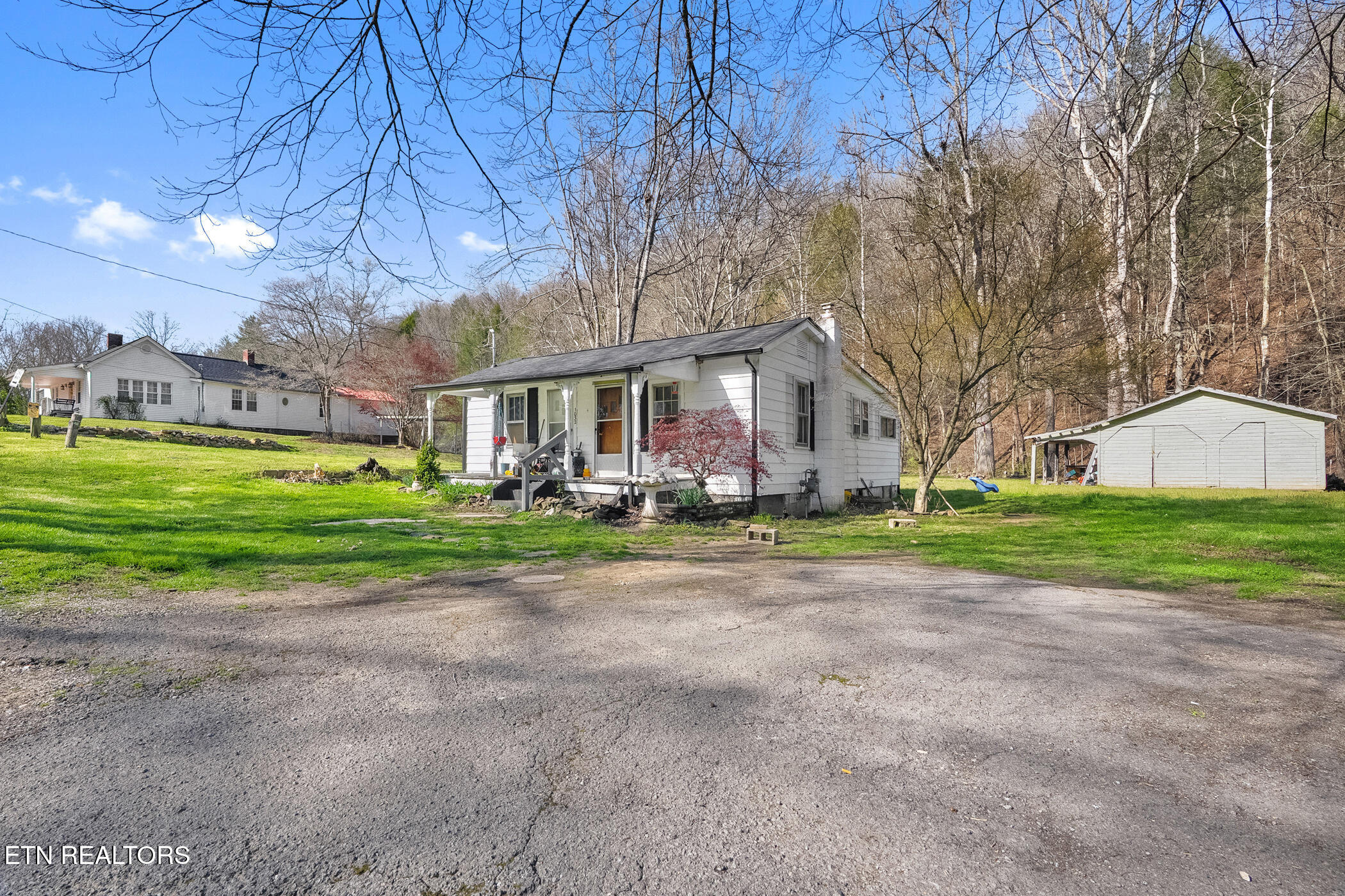 1020 Cox Circle