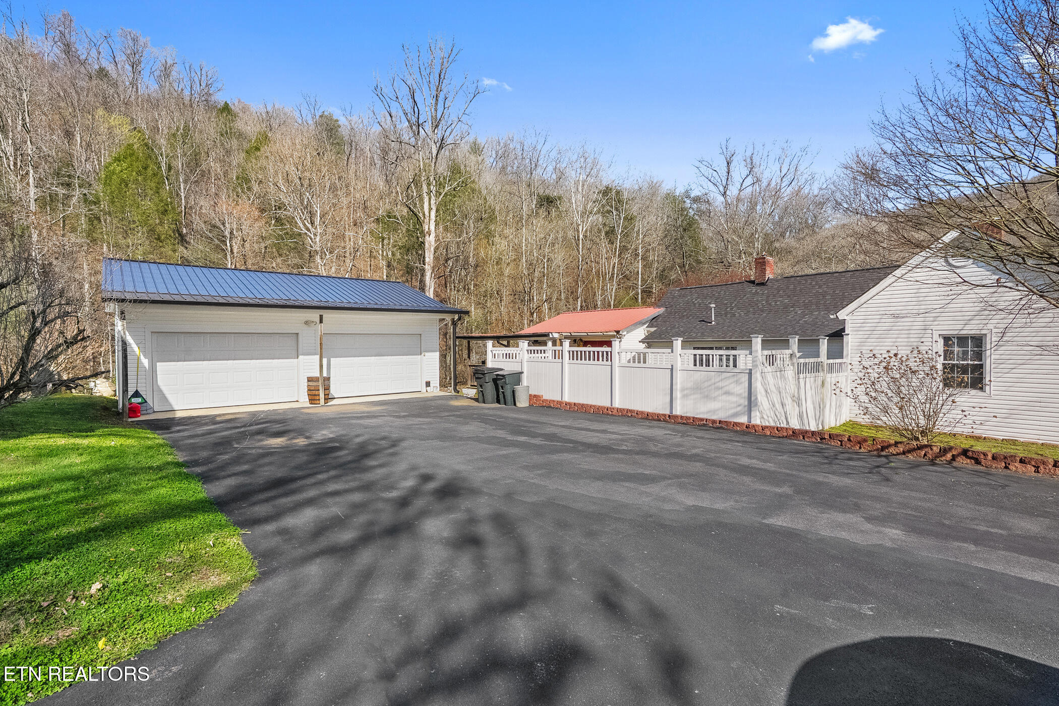 1020 Cox Circle