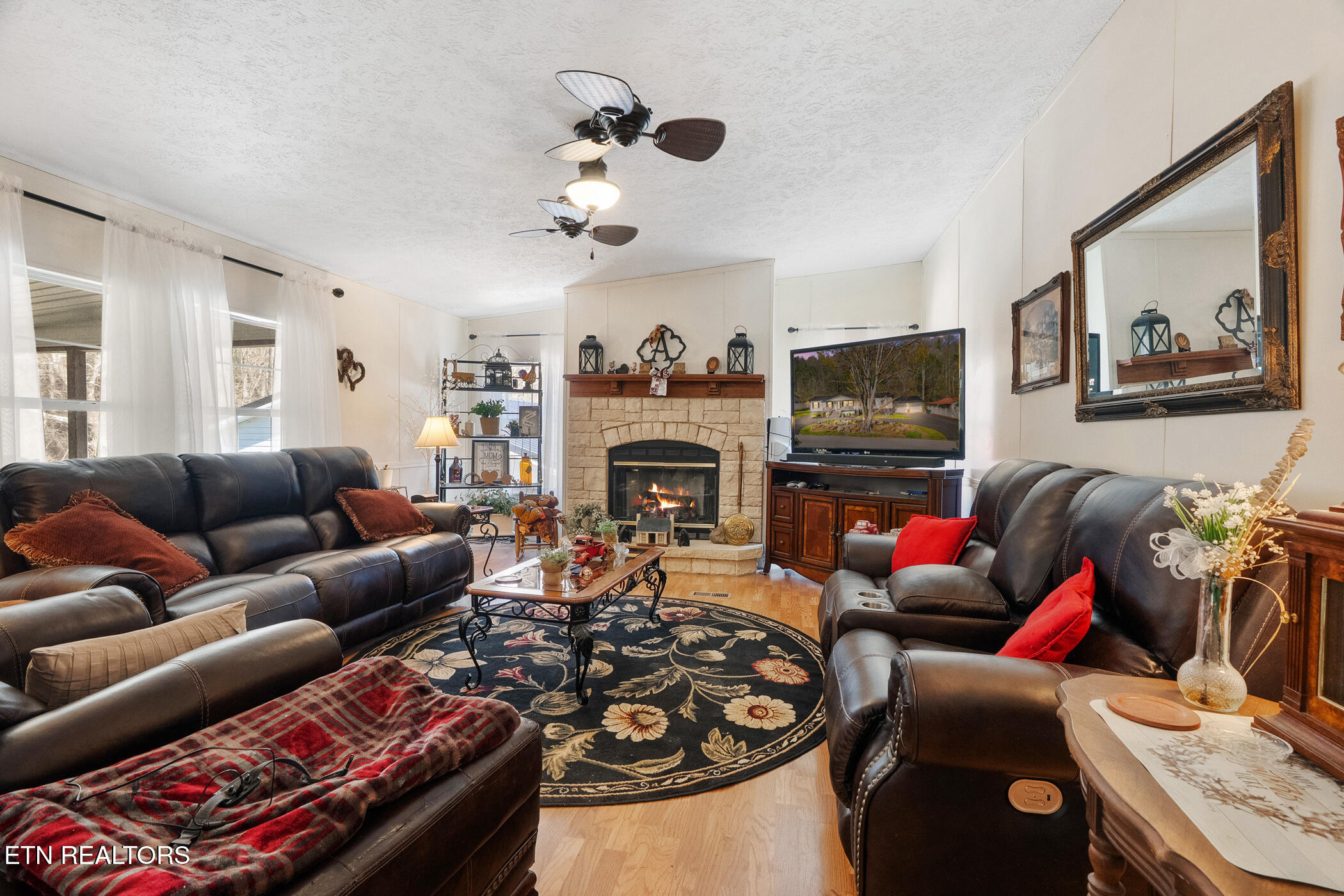 1020 Cox Circle