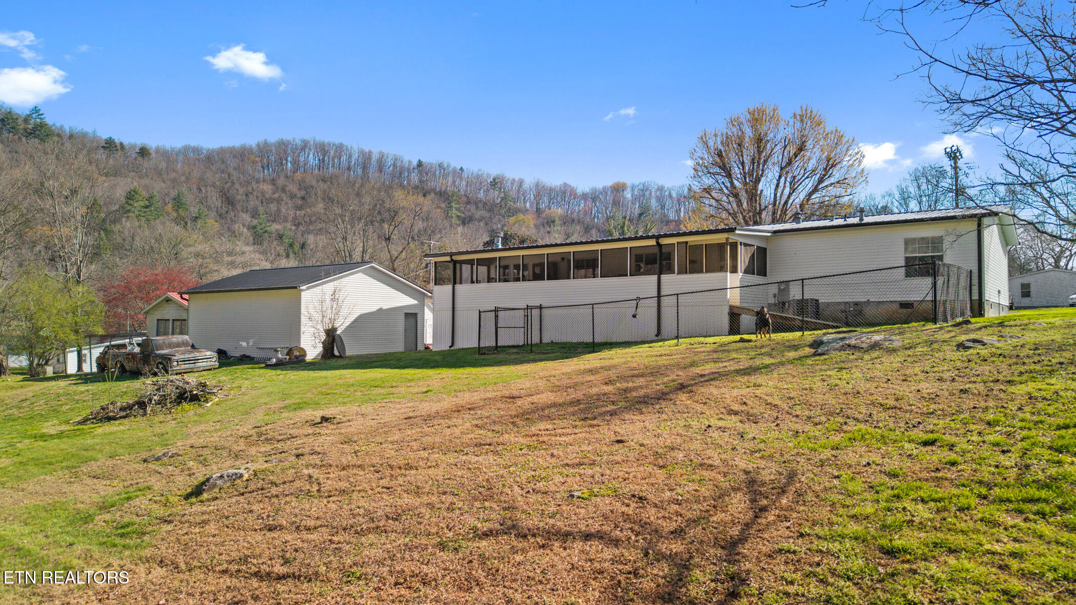 1020 Cox Circle