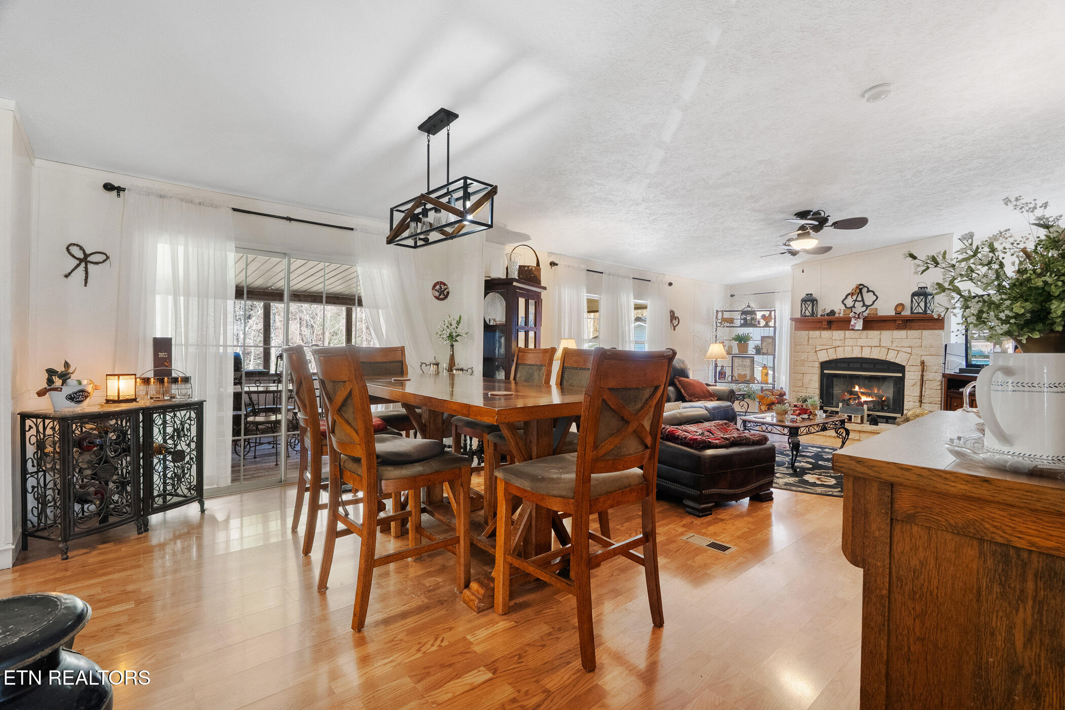 1020 Cox Circle