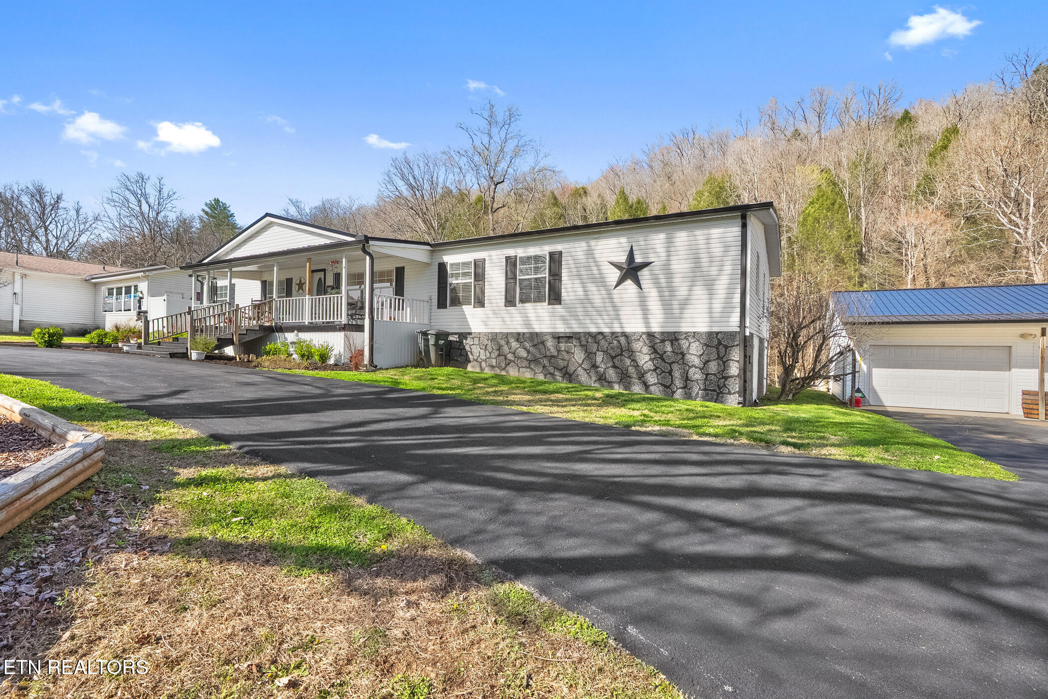 1020 Cox Circle