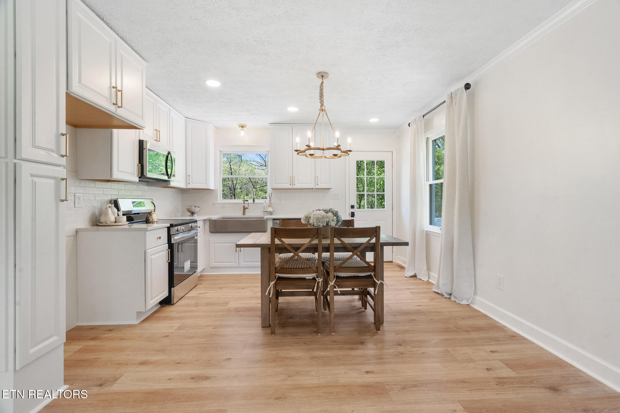 8001 Helen Drive