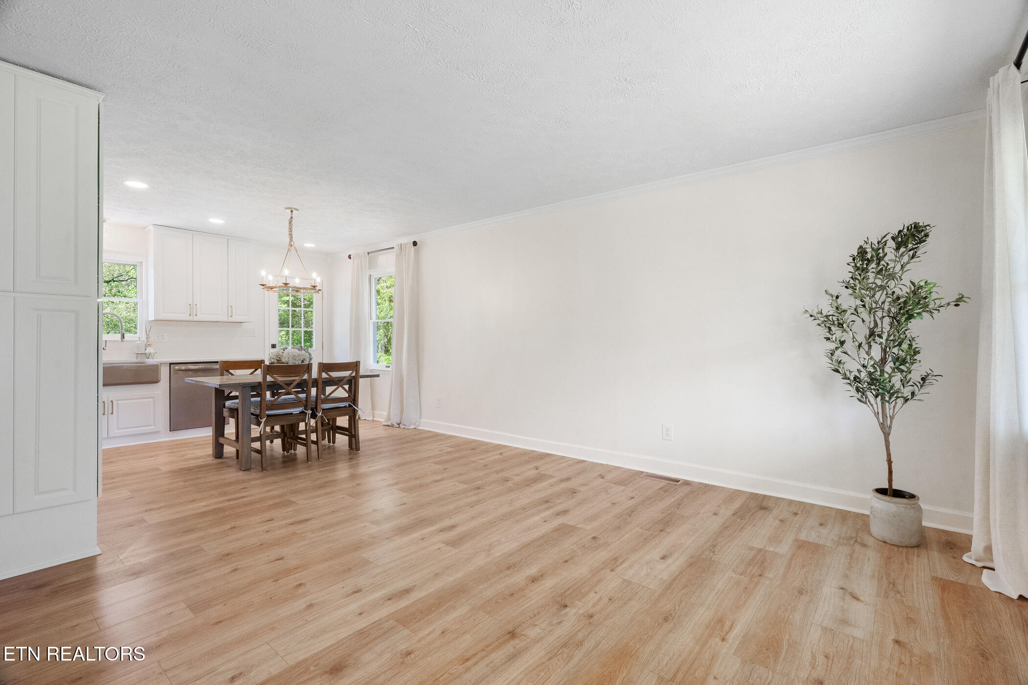 8001 Helen Drive