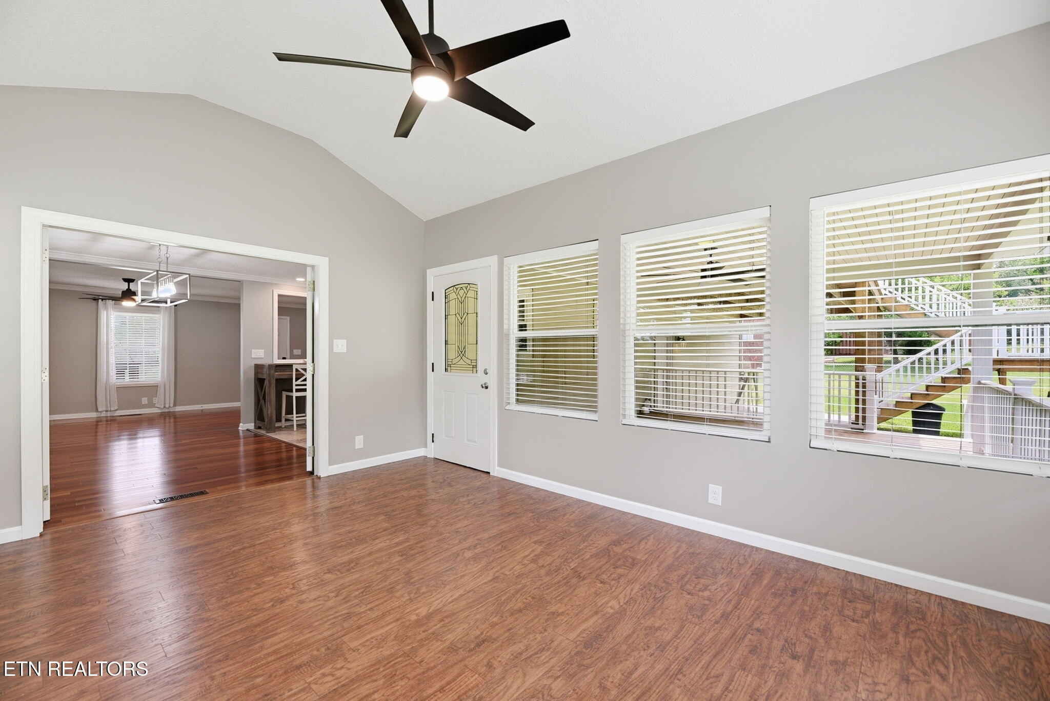 208 Lakeview Lane