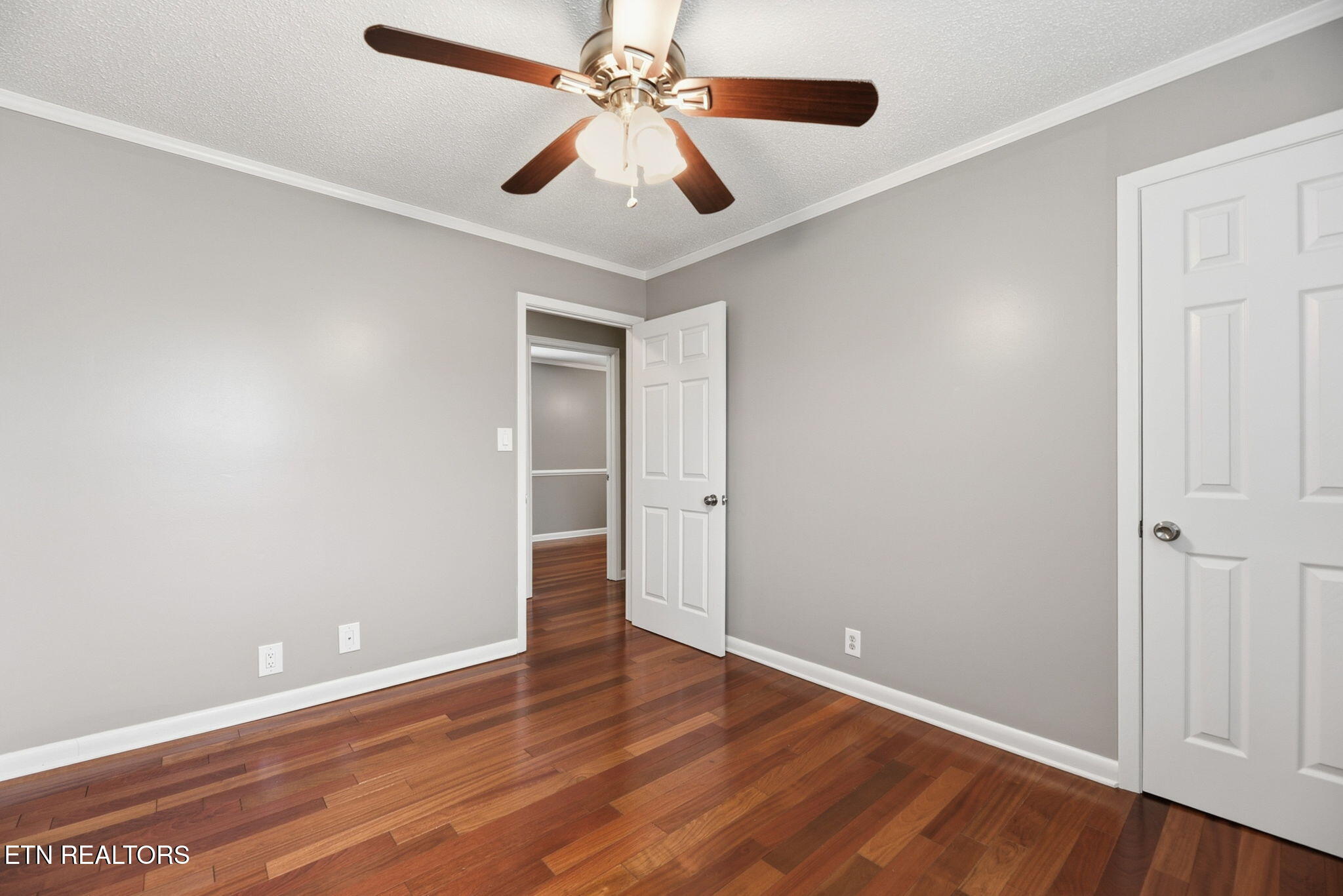 208 Lakeview Lane