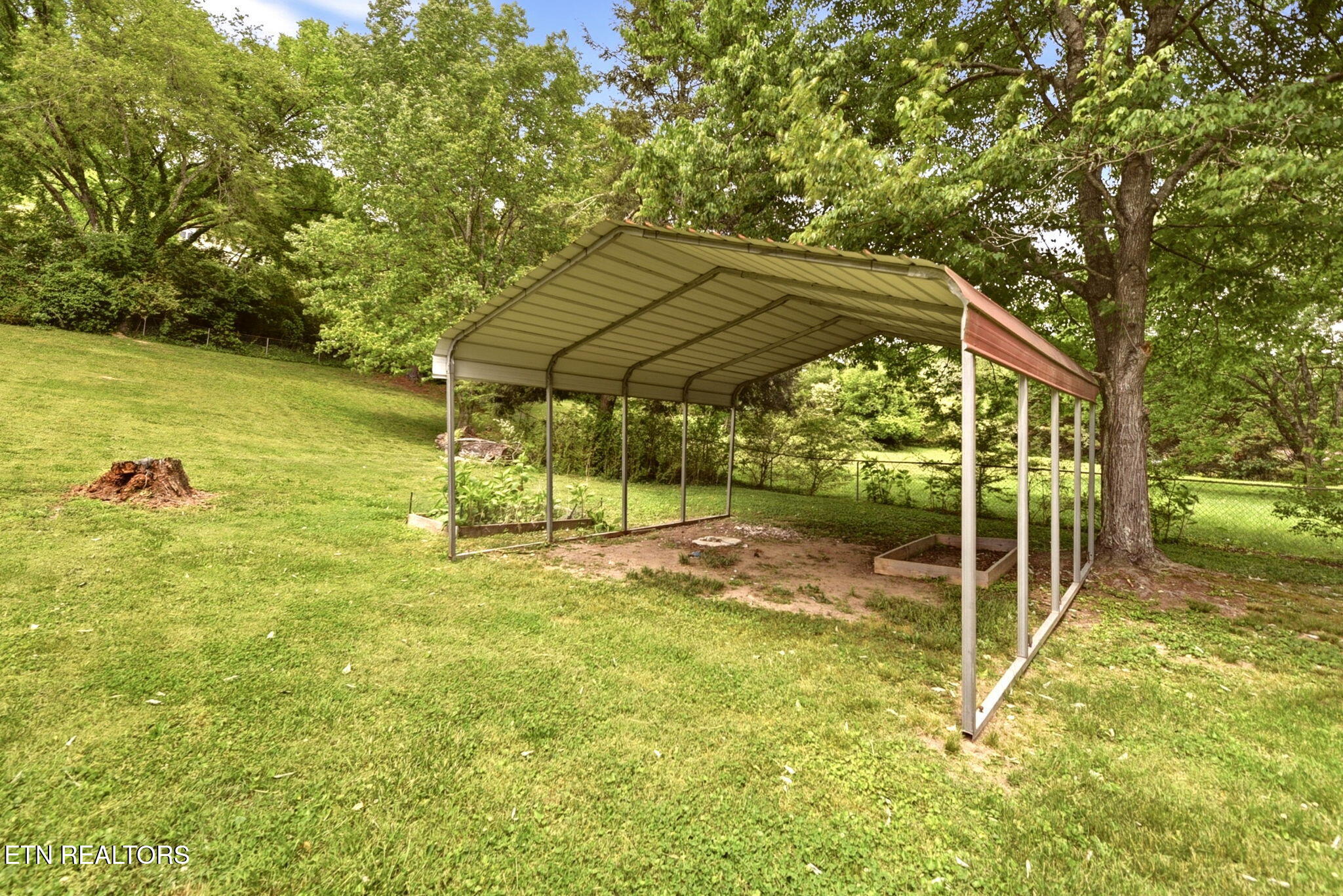 208 Lakeview Lane