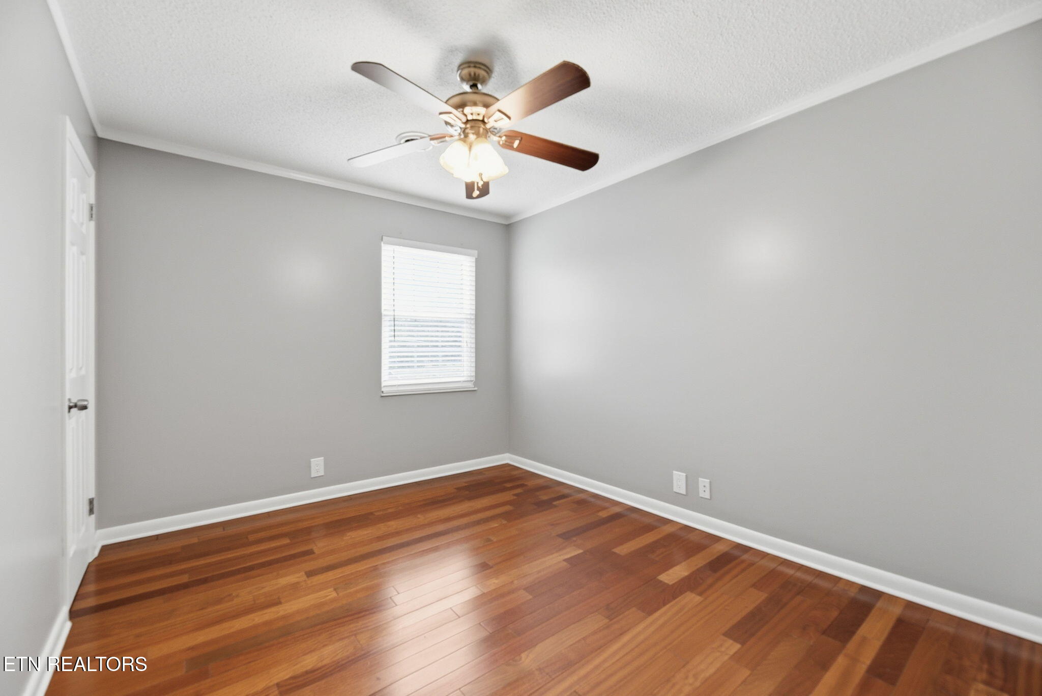 208 Lakeview Lane
