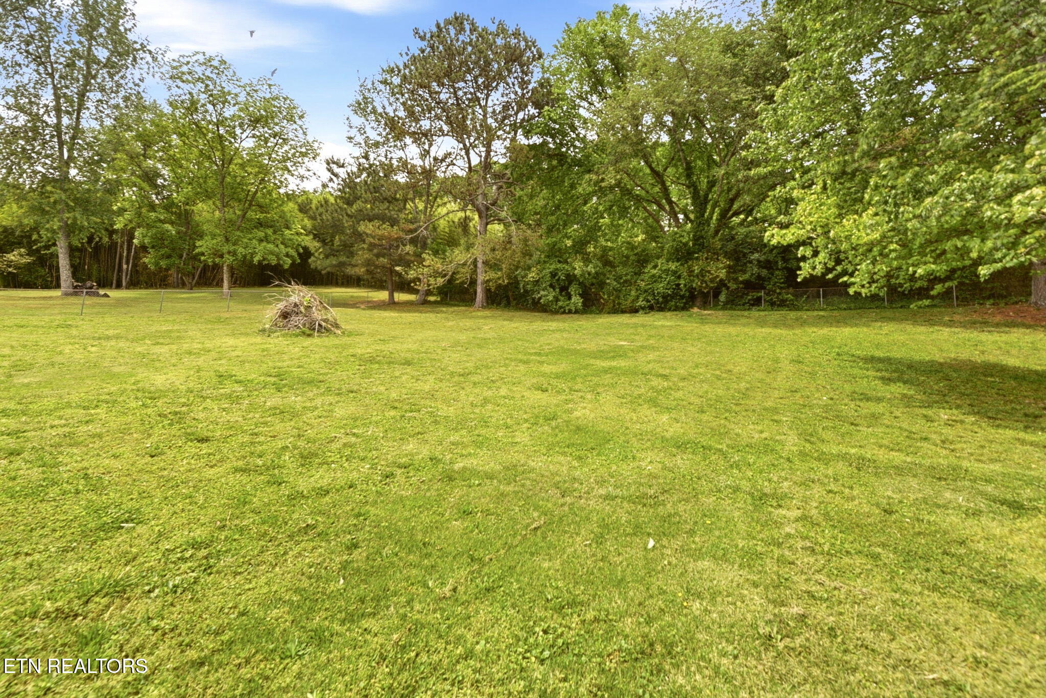 208 Lakeview Lane