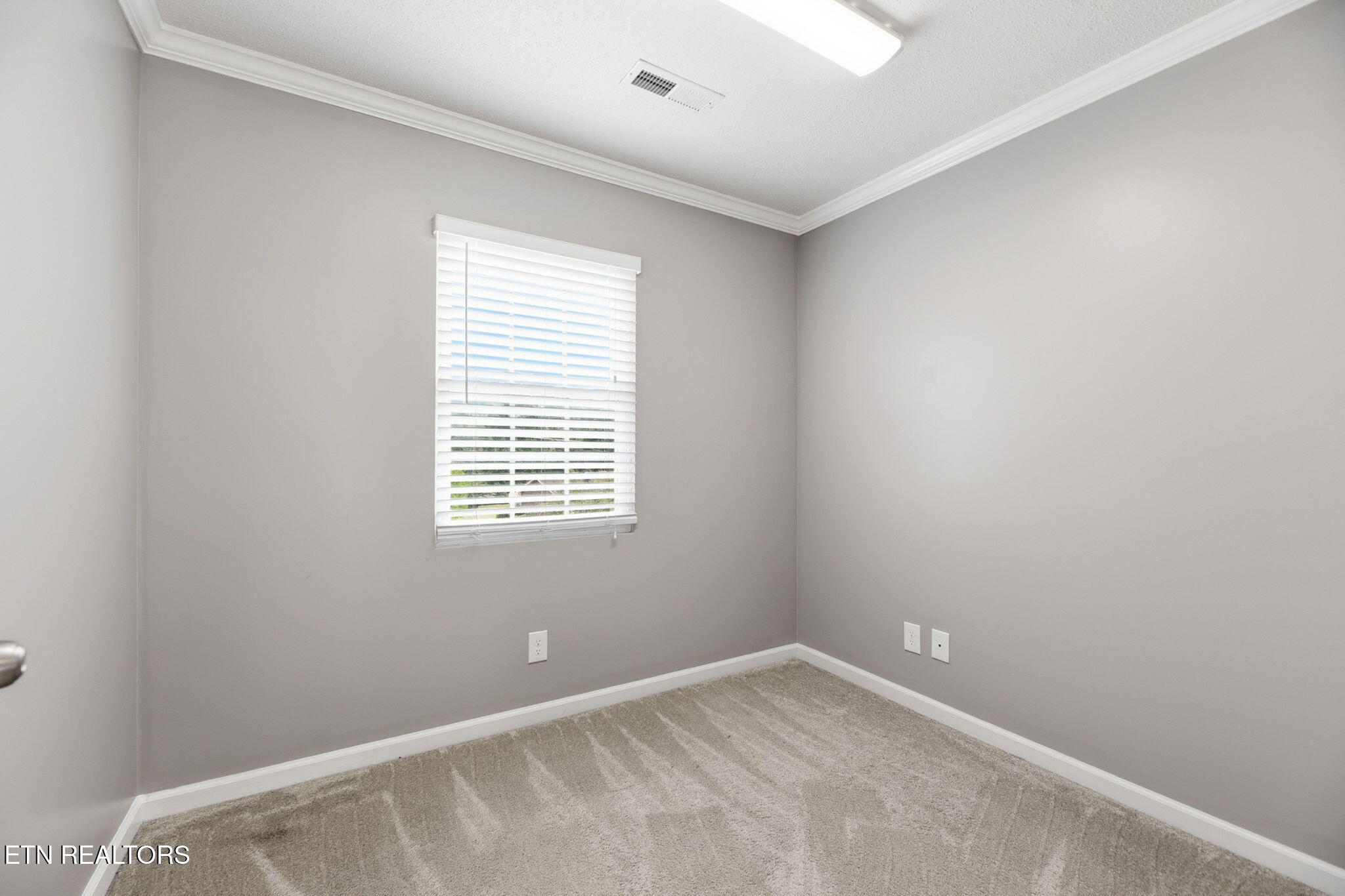 208 Lakeview Lane