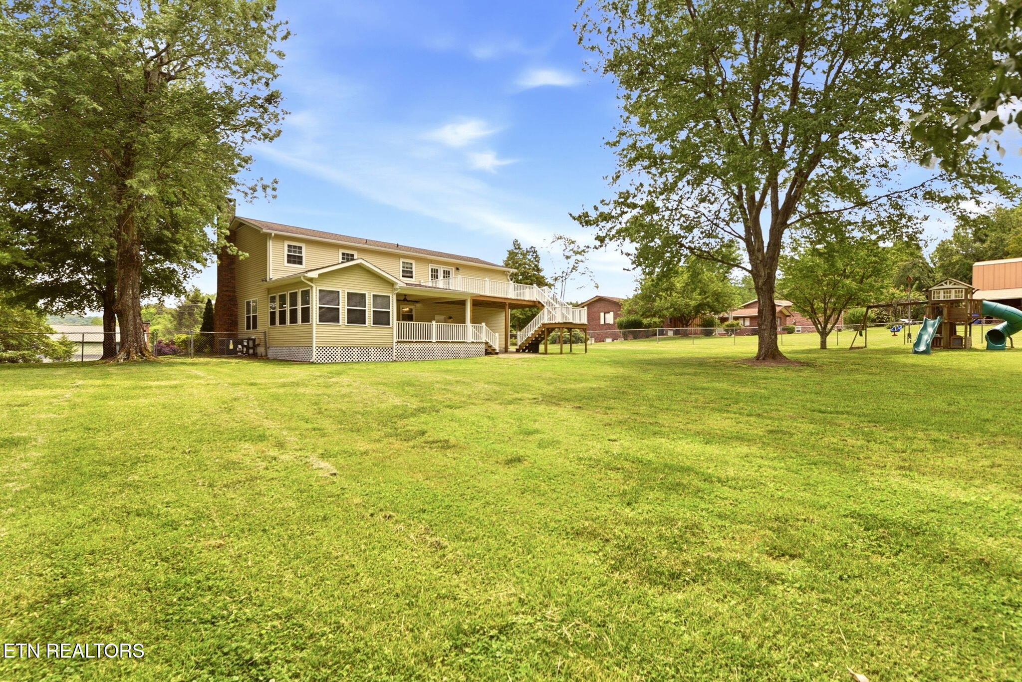 208 Lakeview Lane